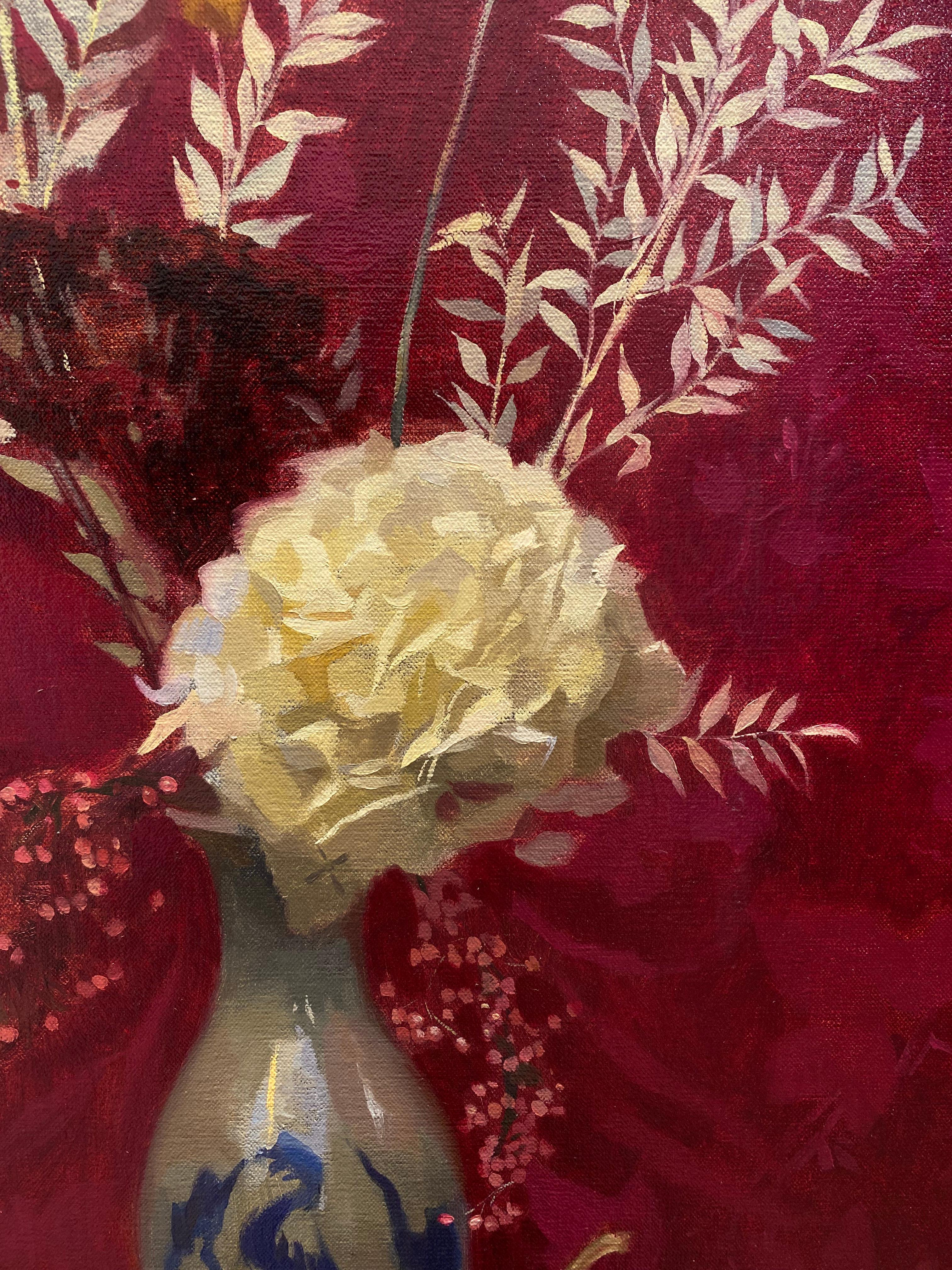 China rosa, seda y azul-Siglo XXI Pintura clásica contemporánea de bodegón - Figurative Painting Rojo de Tanvi Pathare