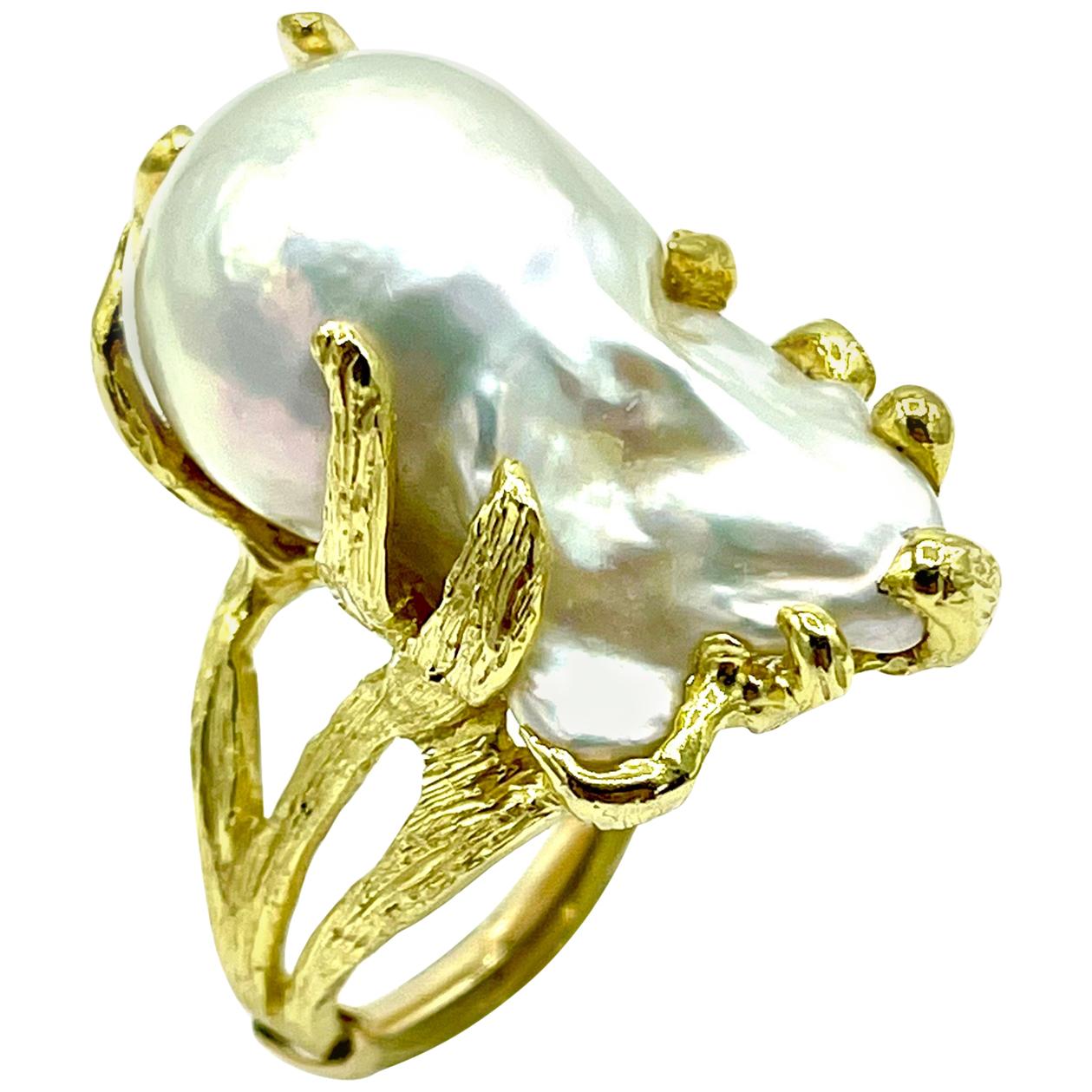 Tanya Farah Baroque Pearl and 18 Karat Yellow Gold Fashion Ring For Sale