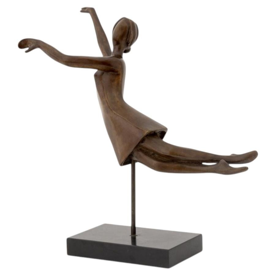 Tanya Poust Figura stilizzata in bronzo patinato in vendita
