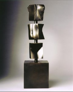 Sculpture en bronze « TOTEM » de Tanya Ragir