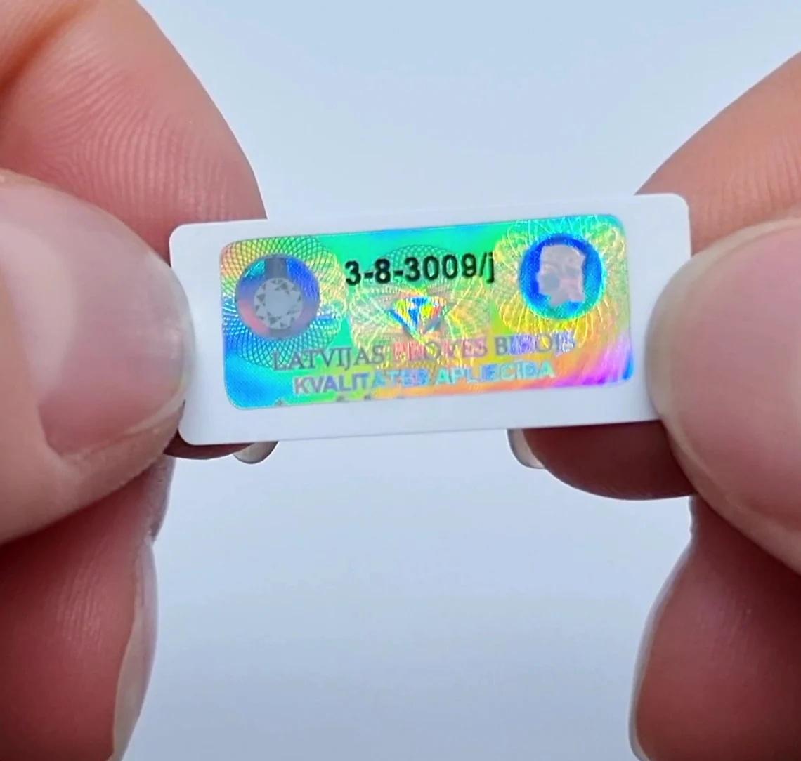 Ciondolo con granato della Tanzania in oro rosa 14K e diamanti In condizioni Nuovo in vendita a Daugavpils, LV