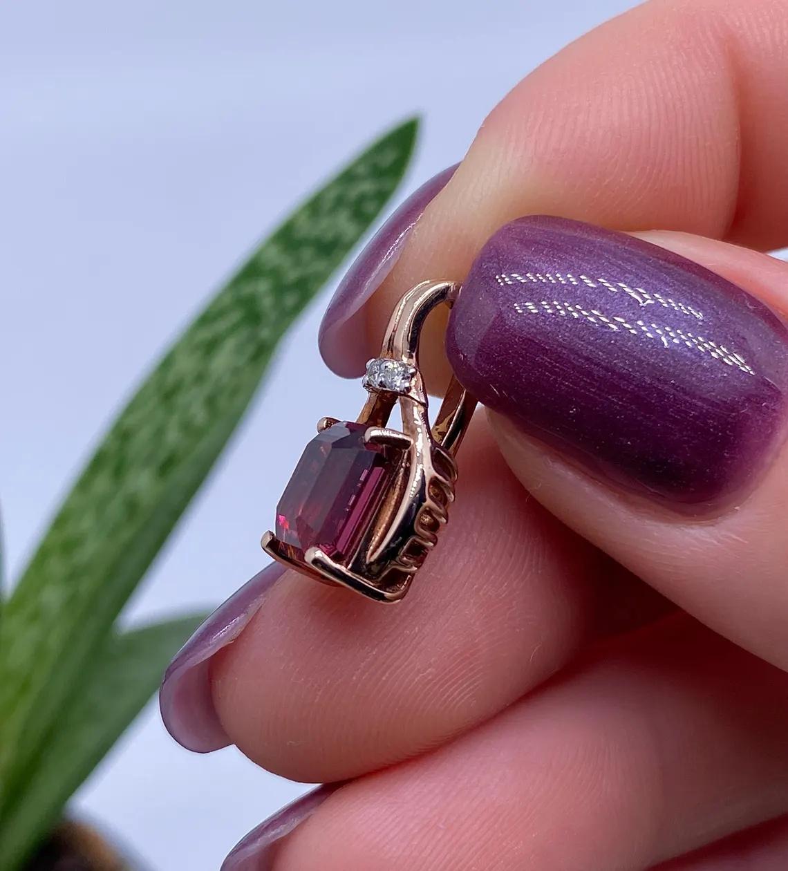 Donna Ciondolo con granato della Tanzania in oro rosa 14K e diamanti in vendita