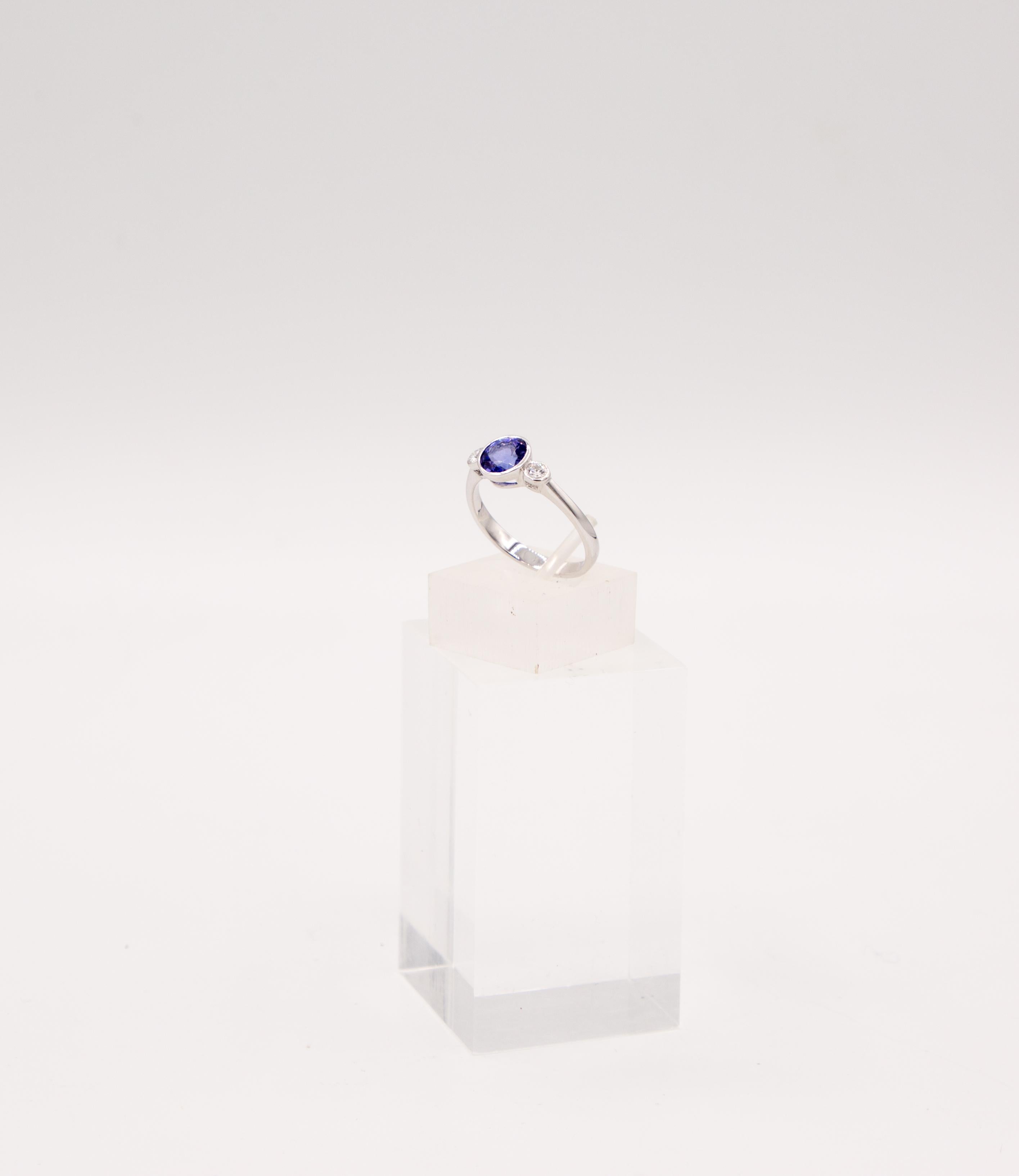 18 k white gold
0,64 ct Tanzanit
0,06 ct Diamond
size 54,5
3,1 gram
This beautiful tanzanites ring you can wear every day 
we although have the earrings for a set