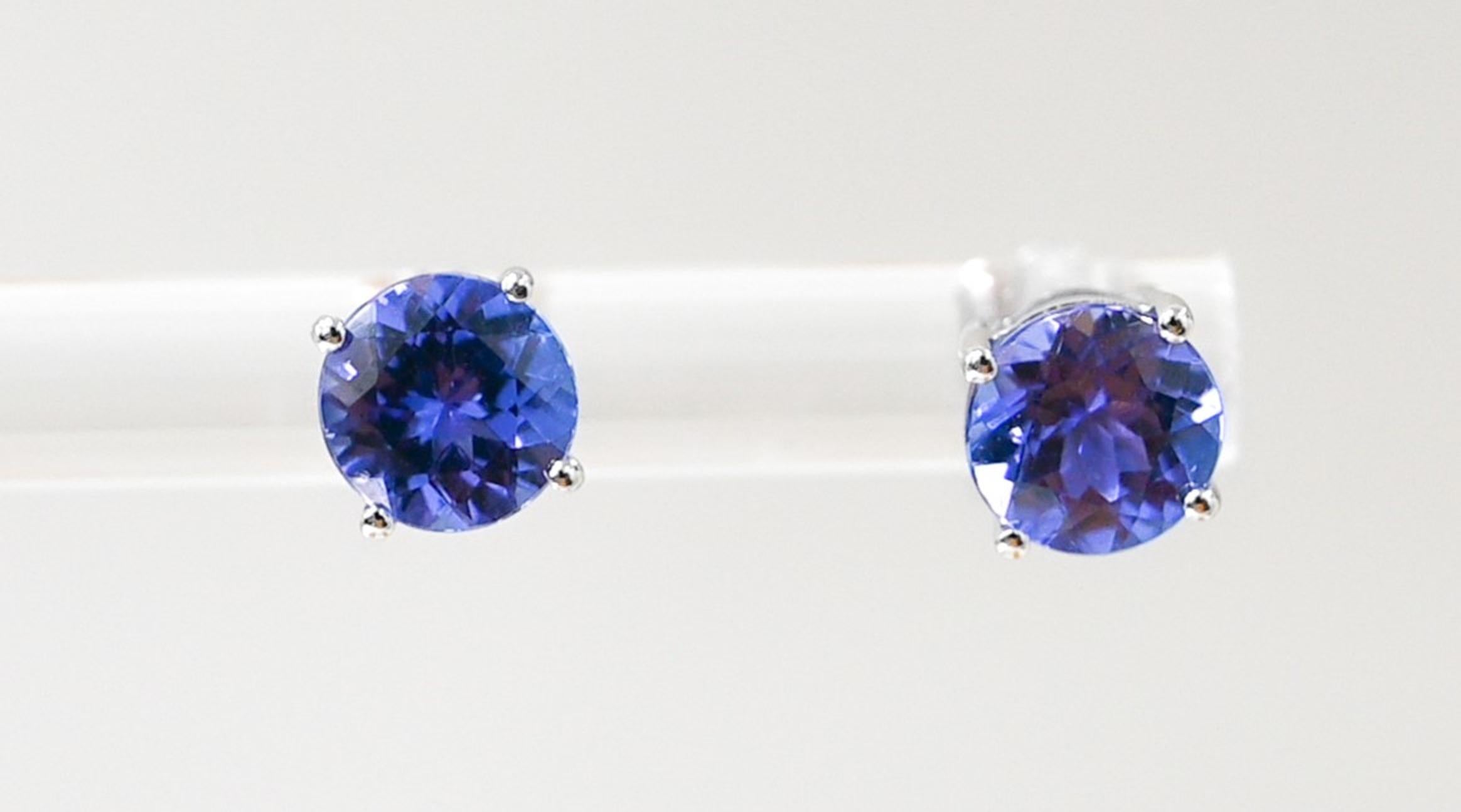 1.50 Ctw Tanzanite Round Cut 14k Gold Studs Earrings 14k gold  Studs  In New Condition For Sale In New York, NY