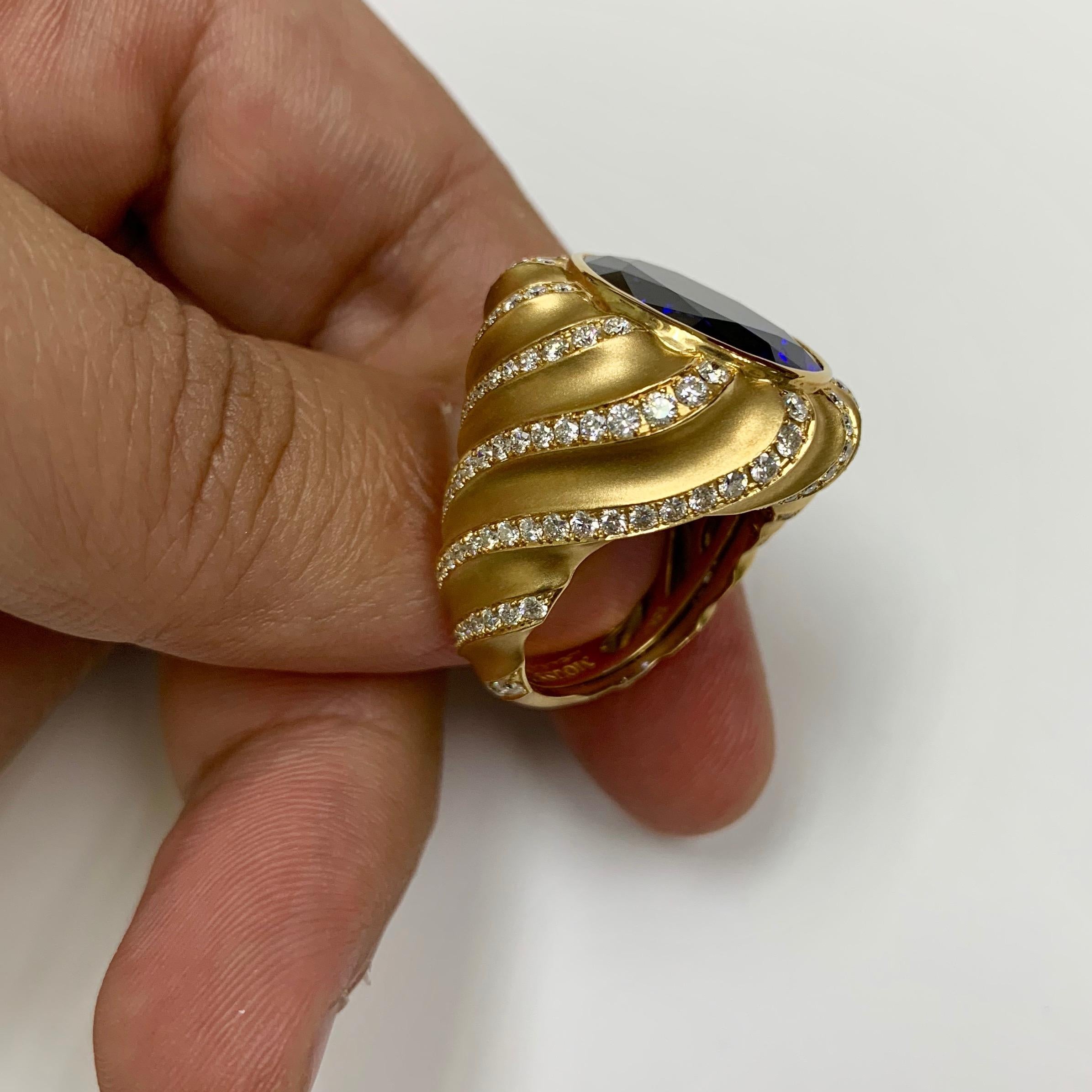 Women's Tanzanite 15.86 Carat Diamond 18 Karat Yellow Gold Ring For Sale