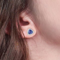 Tanzanite 18 Karat Gold Diamond Stud Earrings