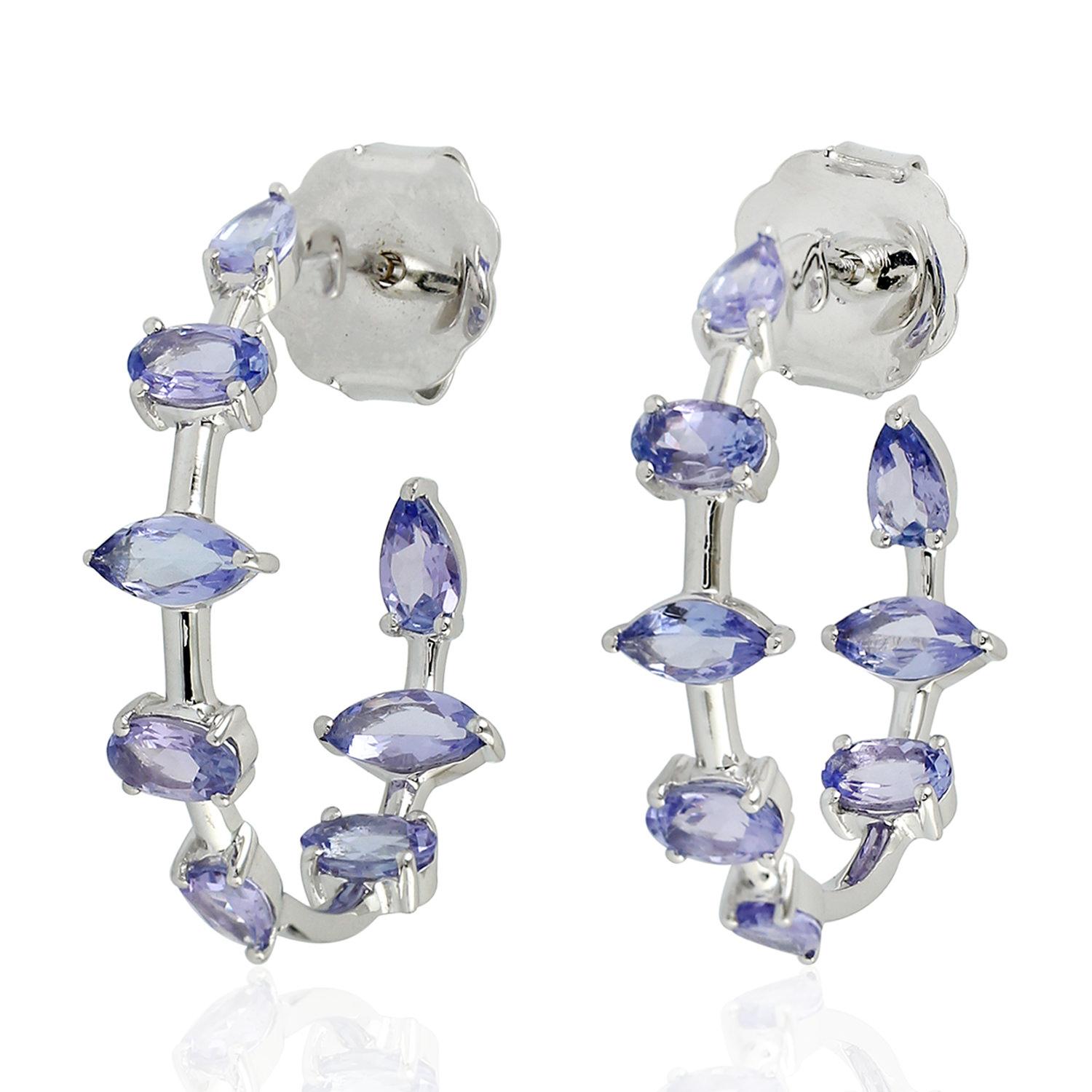 Artigiano Orecchini a cerchio in oro 18 carati con tanzanite in vendita