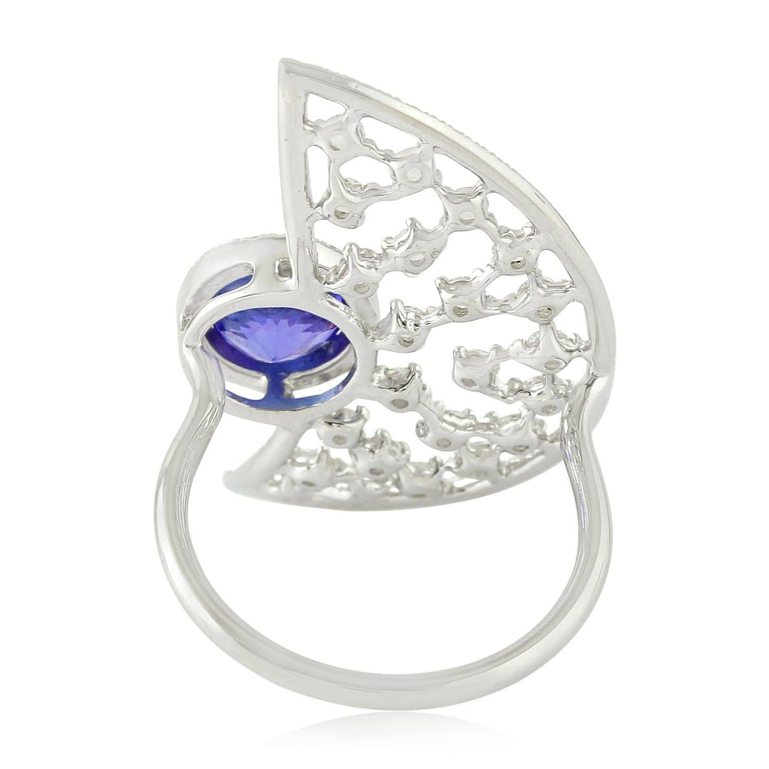 For Sale:  Tanzanite 18 Karat White Gold Diamond Ring 3