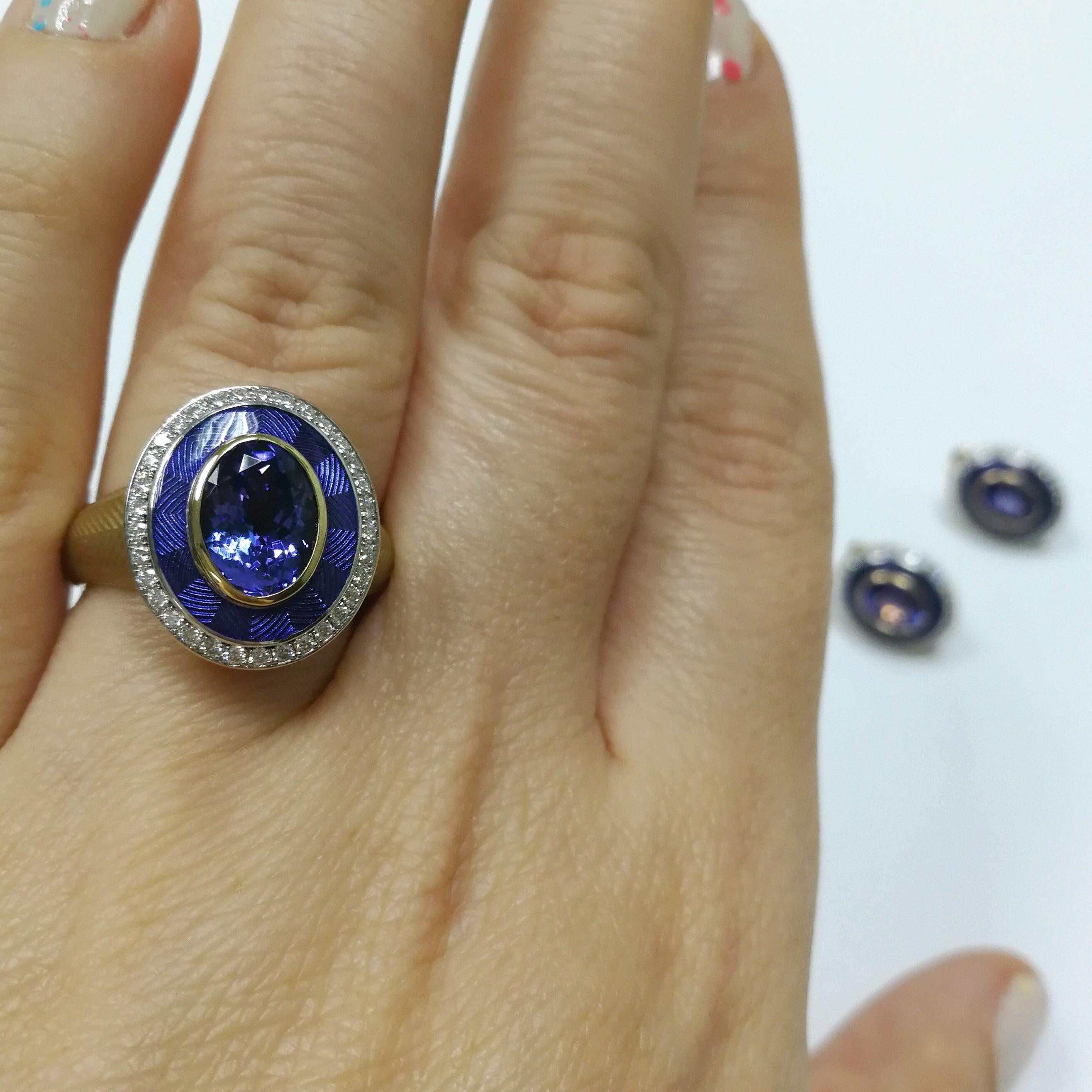 Tanzanite 1.85 Carat Diamonds Enamel 18 Karat Yellow Gold Tweed Ring 10