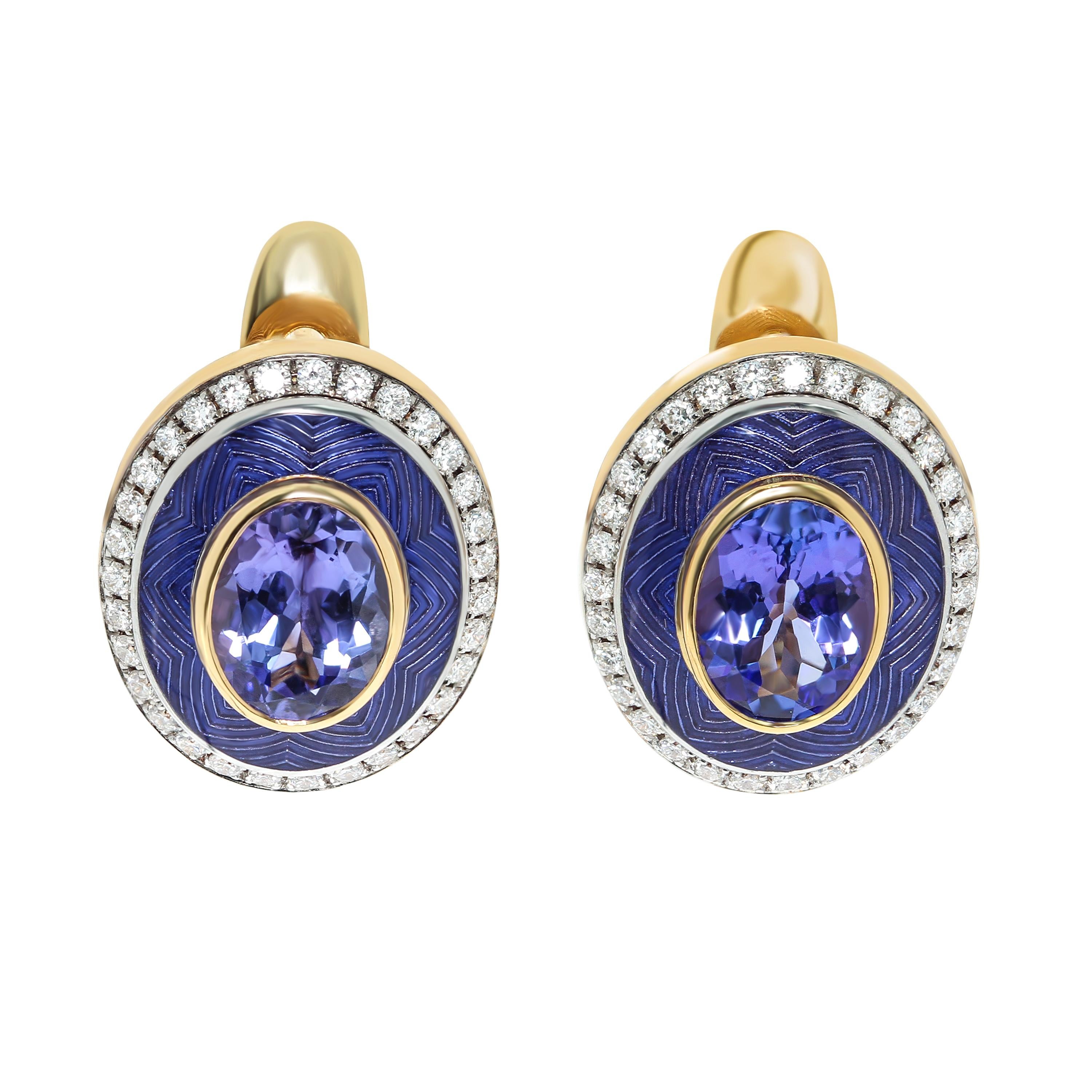 Tanzanite 2.43 Carat Diamonds Enamel 18 Karat Yellow Gold Tweed Earrings
Perhaps this is the brightest and most popular representative of the Pret-a-Porter collection. The texture of Tweed reminds of the well-known fabric, but most importantly, it