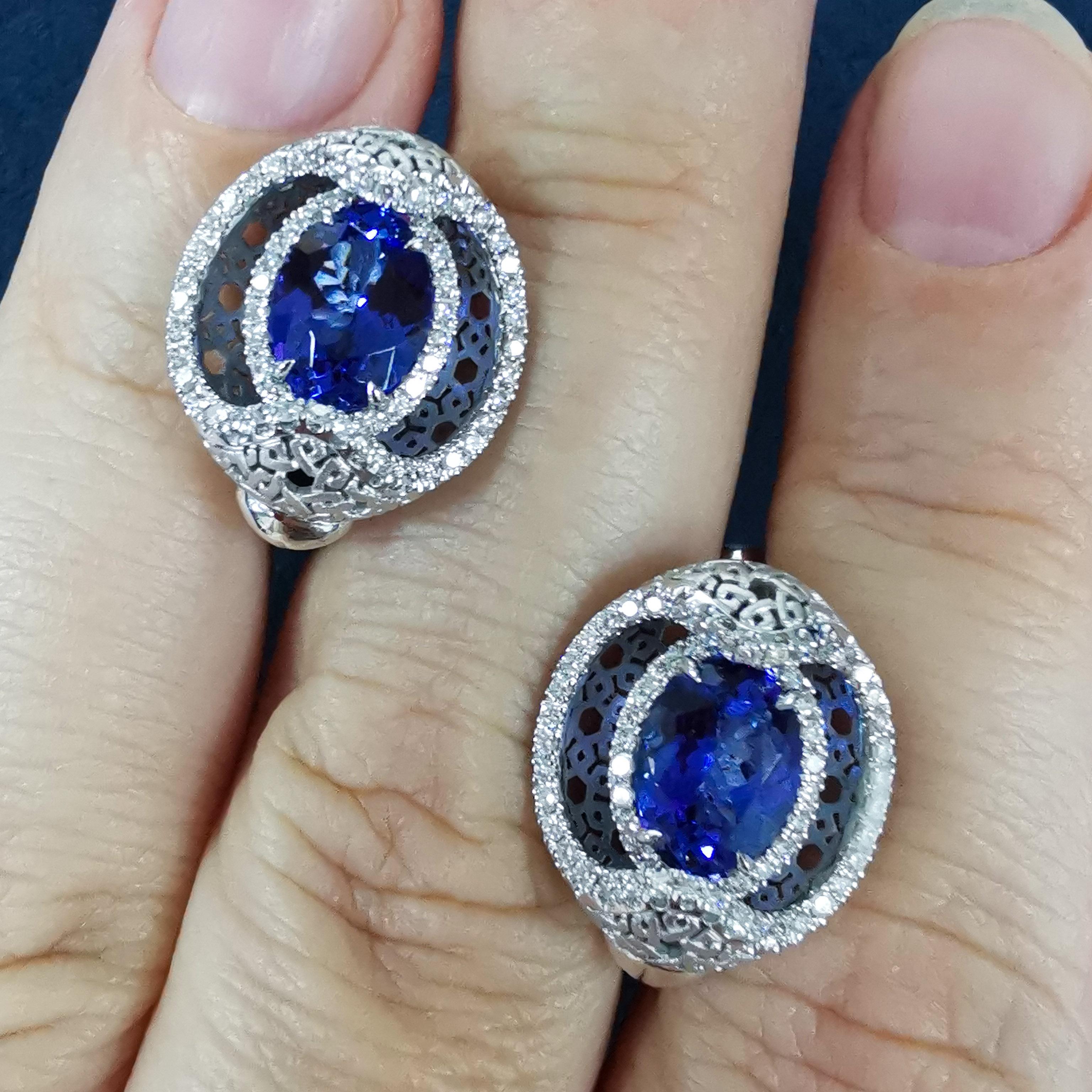 Contemporary Tanzanite 2.61 Carat Diamonds 18 Karat White Gold New Classic Earrings For Sale