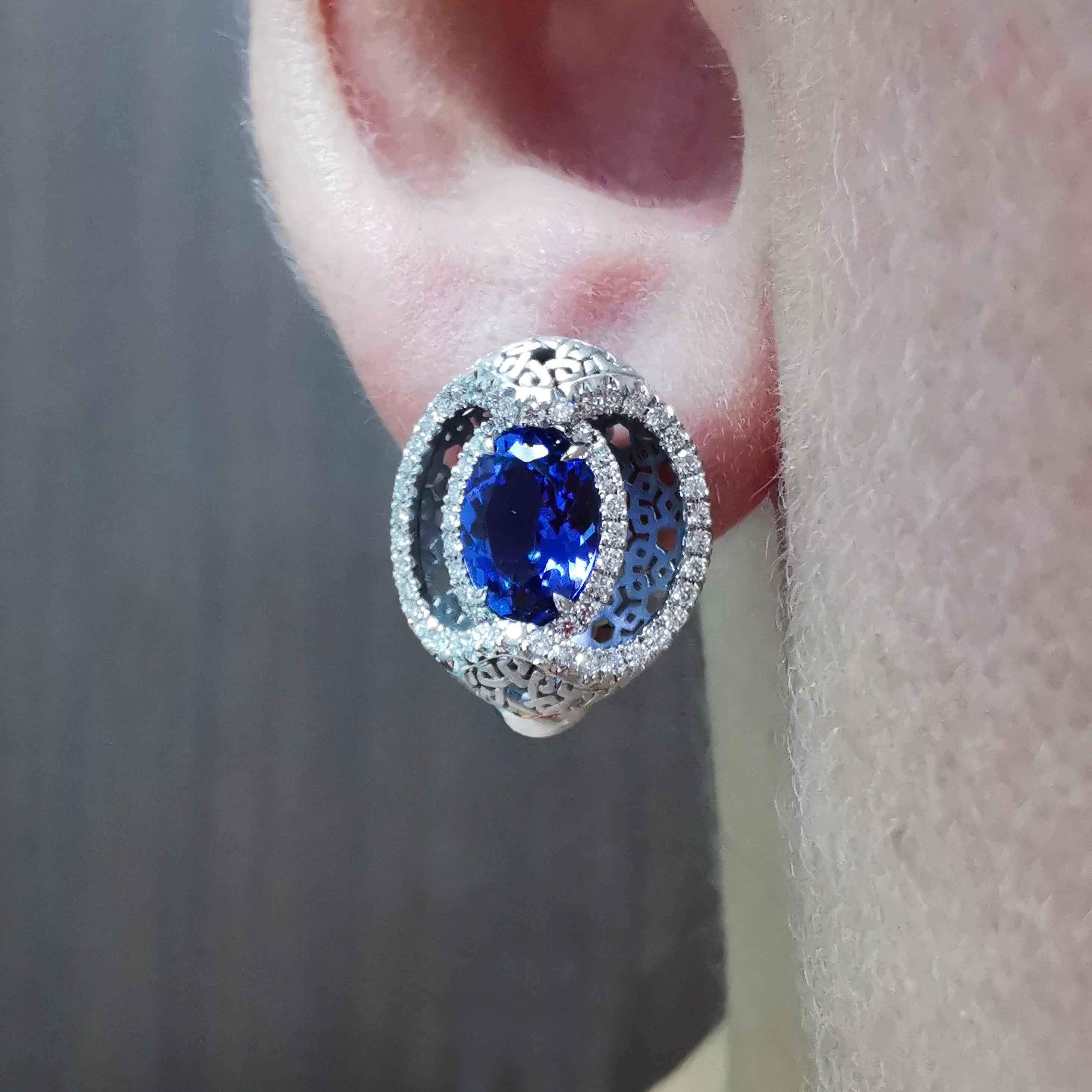 Tanzanite 2.61 Carat Diamonds 18 Karat White Gold New Classic Earrings In Excellent Condition For Sale In Bangkok, TH