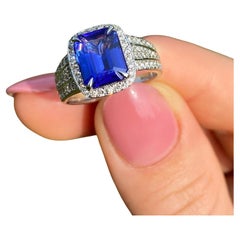 Tanzanite 3.41Ct and Diamonds gemstone Ring, Solid 14 Kt White Gold, 7US, IGI