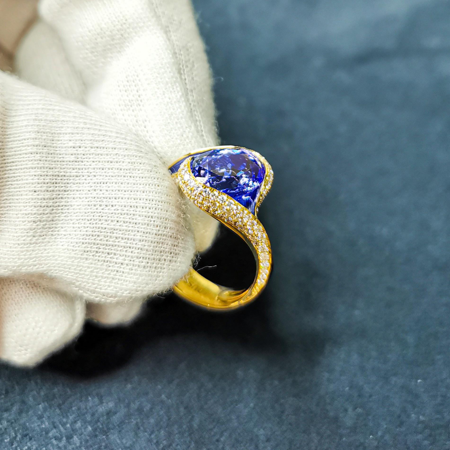 Bague en or jaune 18 carats avec tanzanite de 3,49 carats, diamants et émail en vente 1