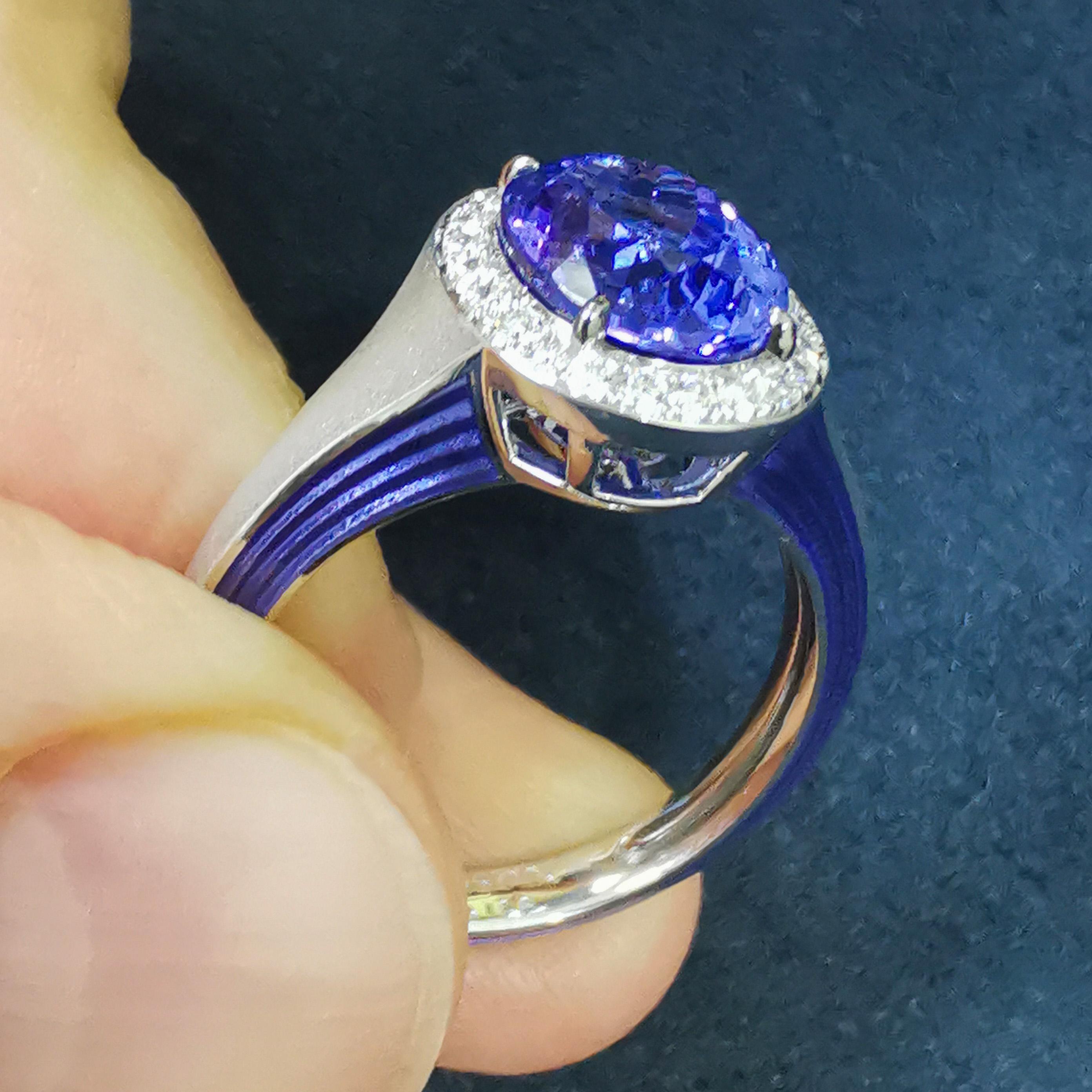 Tansanit 3,68 Karat Diamanten 18 Karat Weißgold Emaille New Classic Ring im Zustand „Neu“ im Angebot in Bangkok, TH