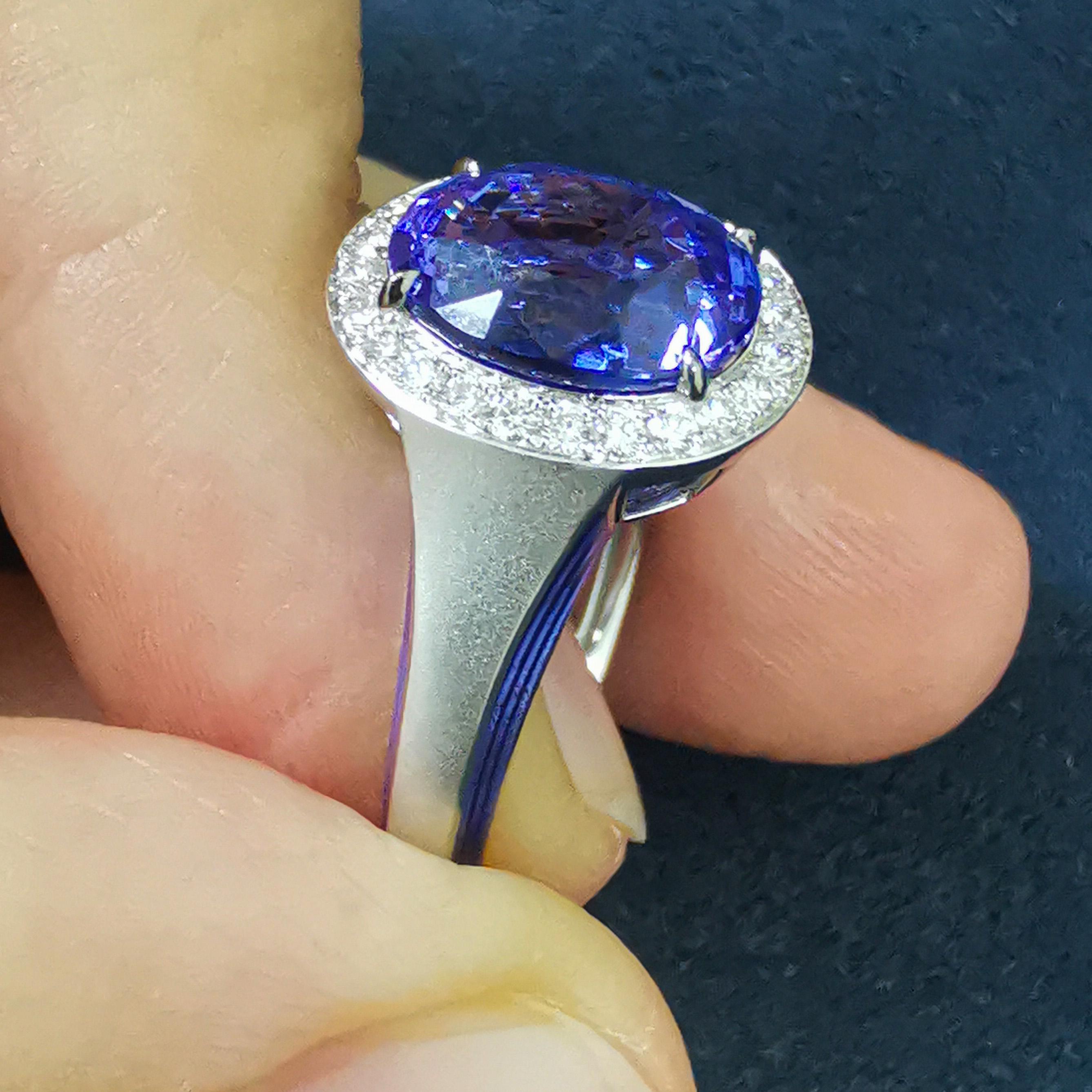 Women's Tanzanite 3.68 Carat Diamonds 18 Karat White Gold Enamel New Classic Ring For Sale