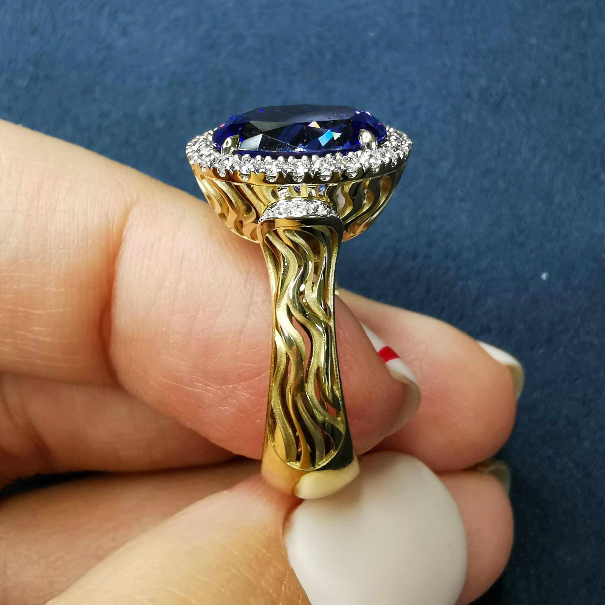 For Sale:  Tanzanite 4.95 Carat Diamonds 18 Karat Yellow Gold Ring 5