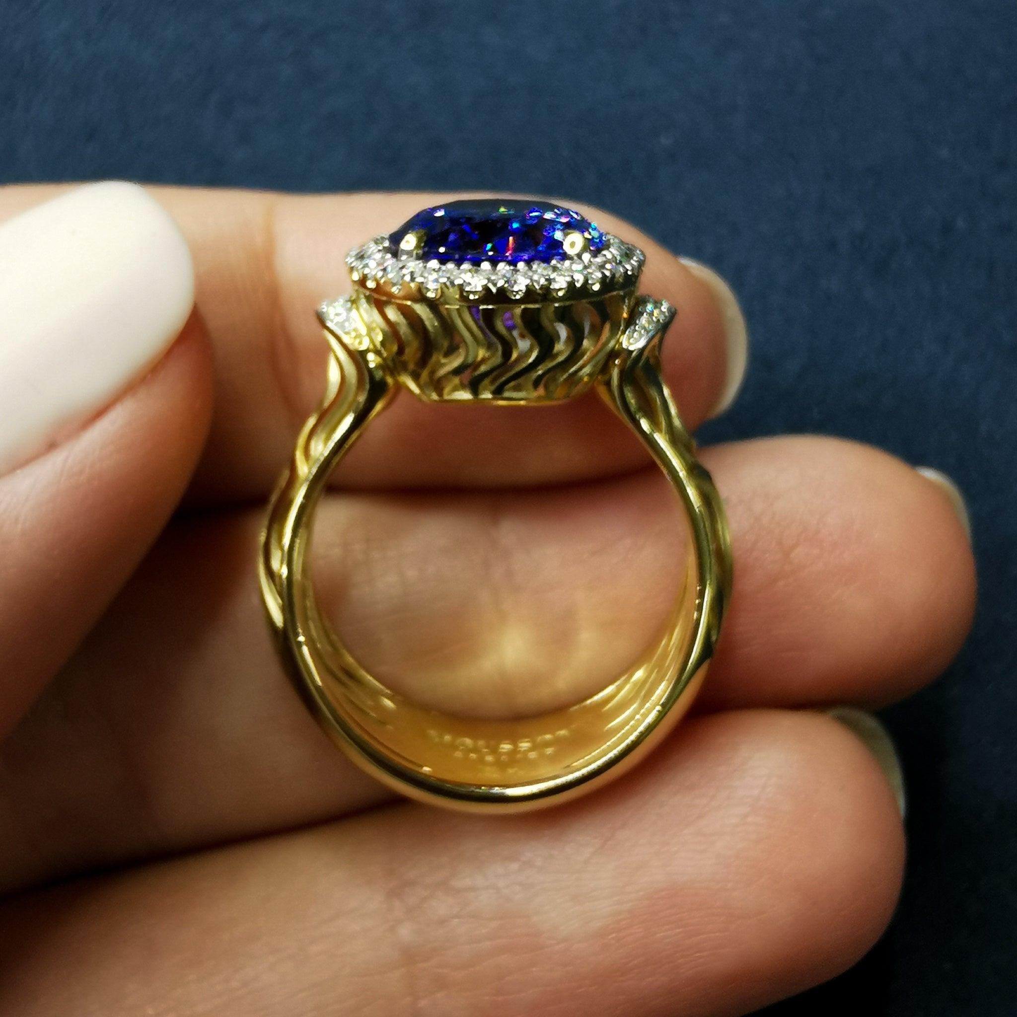 En vente :  Bague en or jaune 18 carats avec tanzanite de 4,95 carats et diamants 6