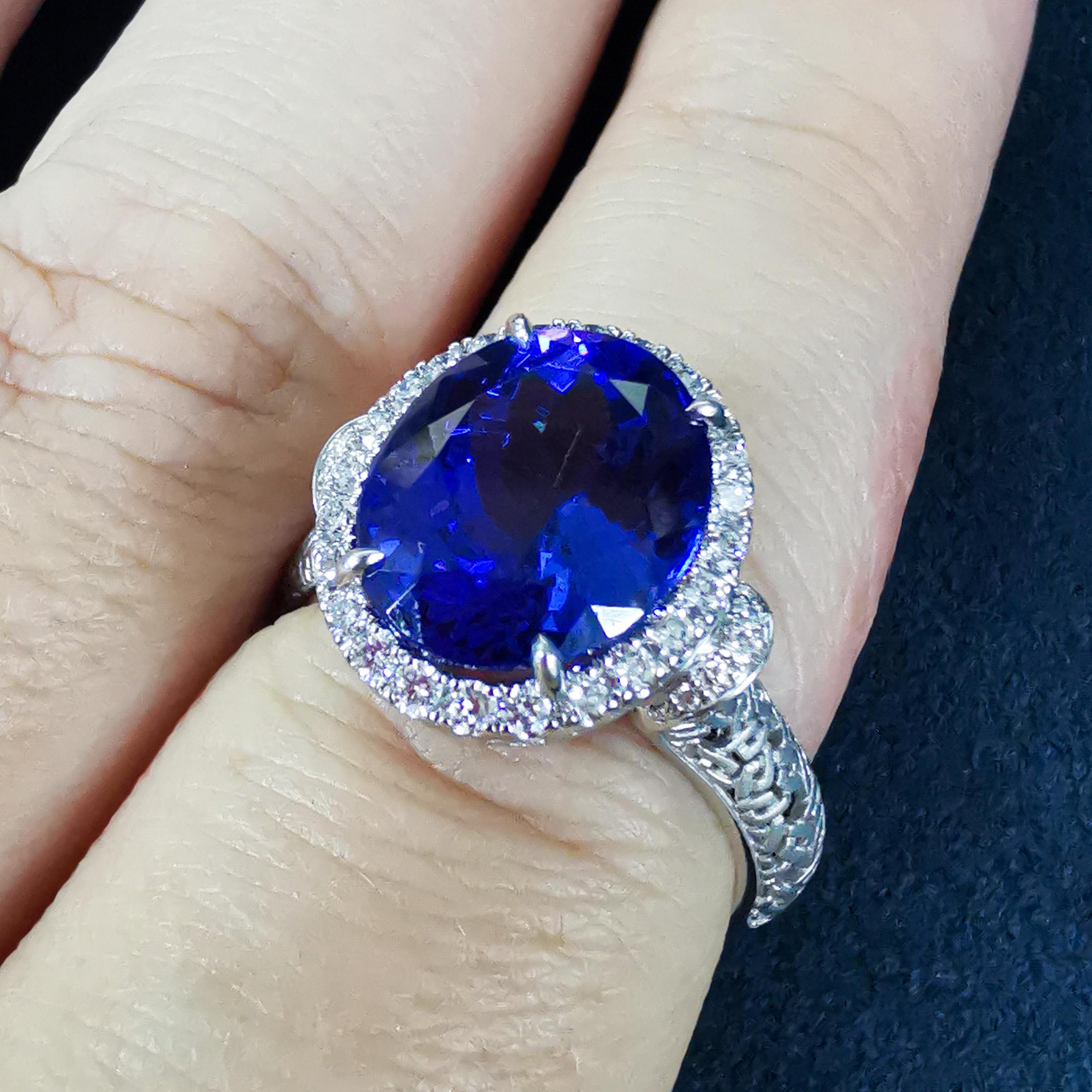 Tanzanite 5.48 Carat Diamonds 18 Karat White Gold New Classic Ring For Sale 6