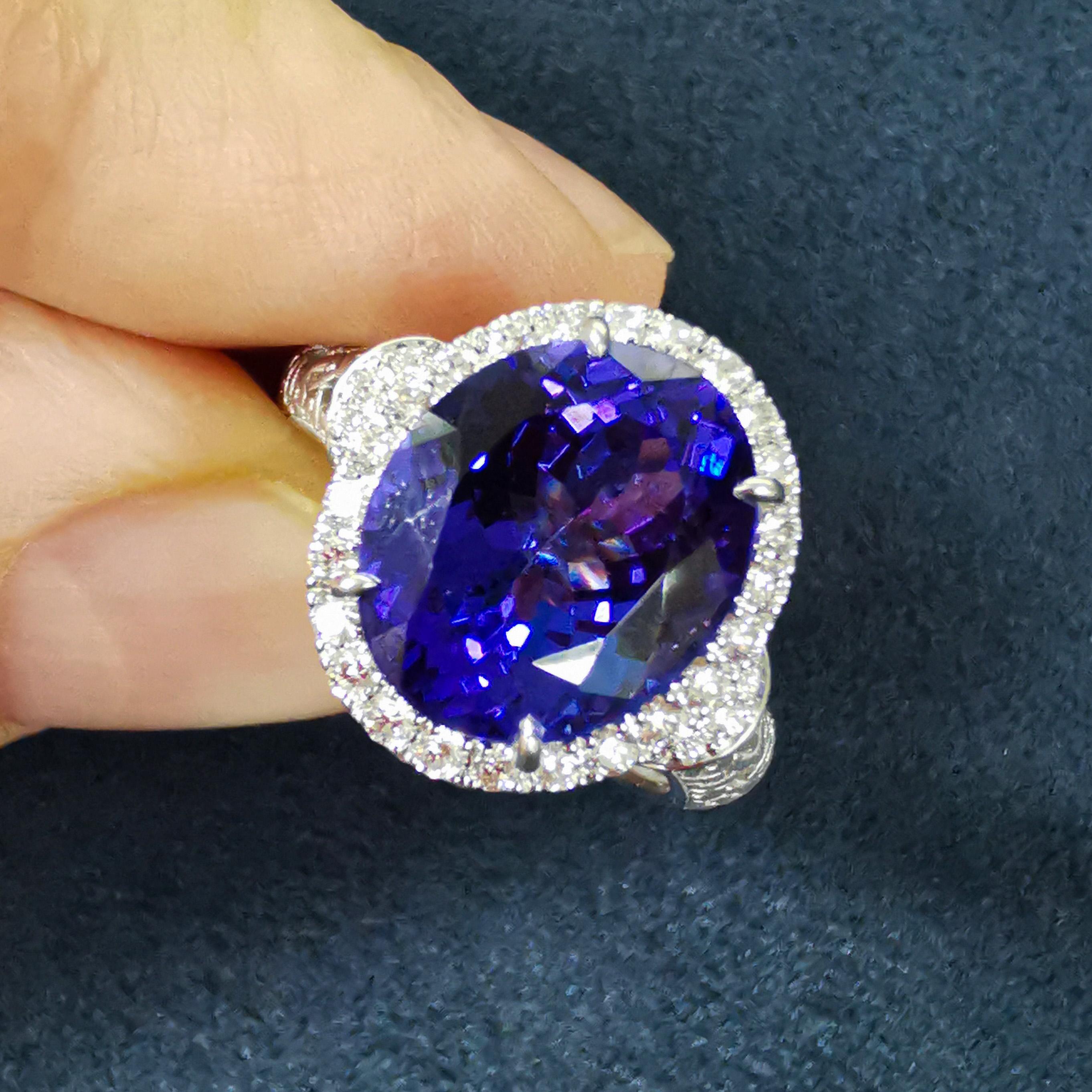 Contemporary Tanzanite 5.48 Carat Diamonds 18 Karat White Gold New Classic Ring For Sale