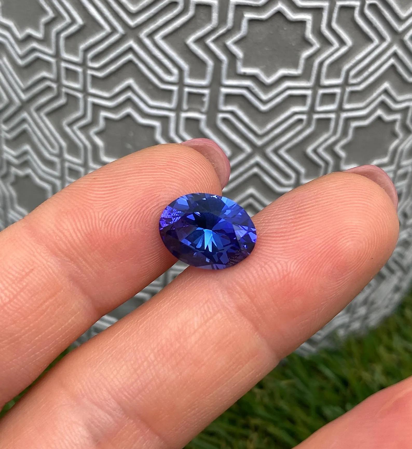 Tansanit 5.52Ct Natürlicher Edelstein, Oval, 12.88x9.71x6.59mm, Tansania, zertifiziert für Damen oder Herren im Angebot