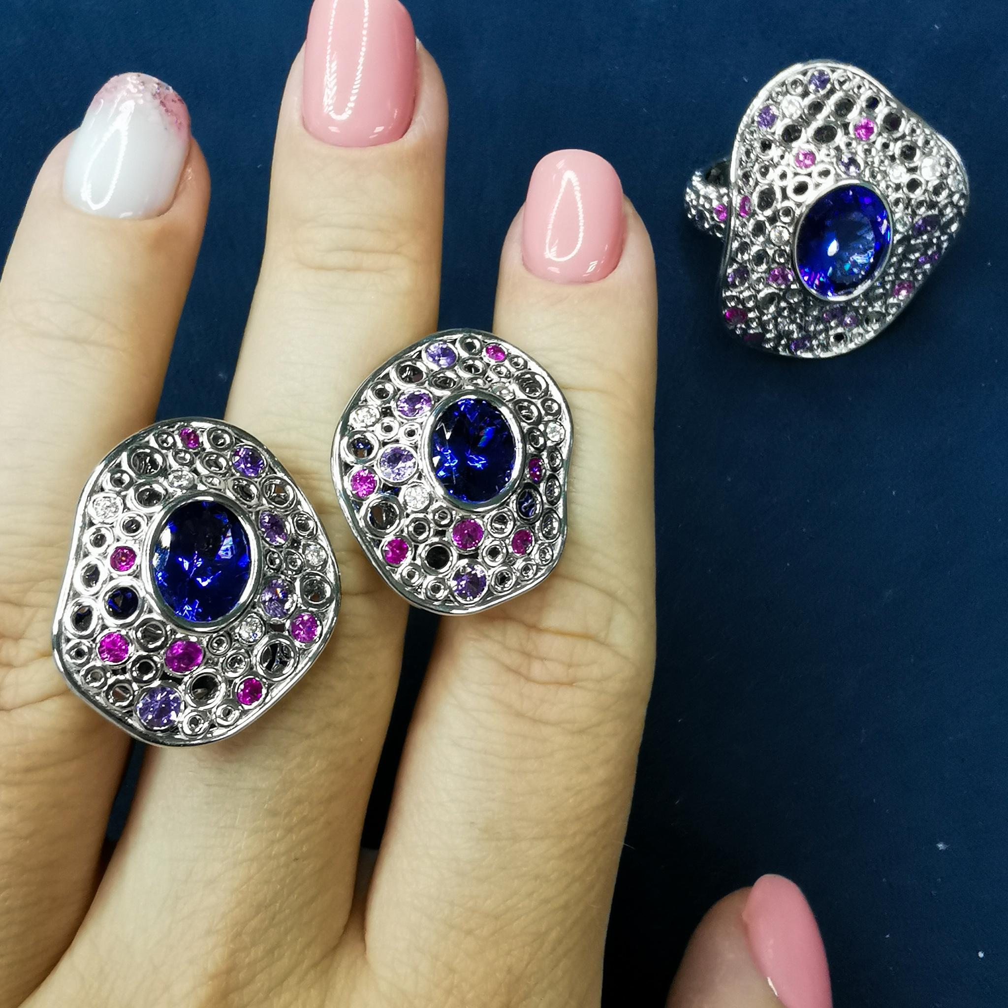 Women's Tanzanite 5.99 Carat Diamonds Sapphires 18 Karat White Gold Bubble Earrings For Sale