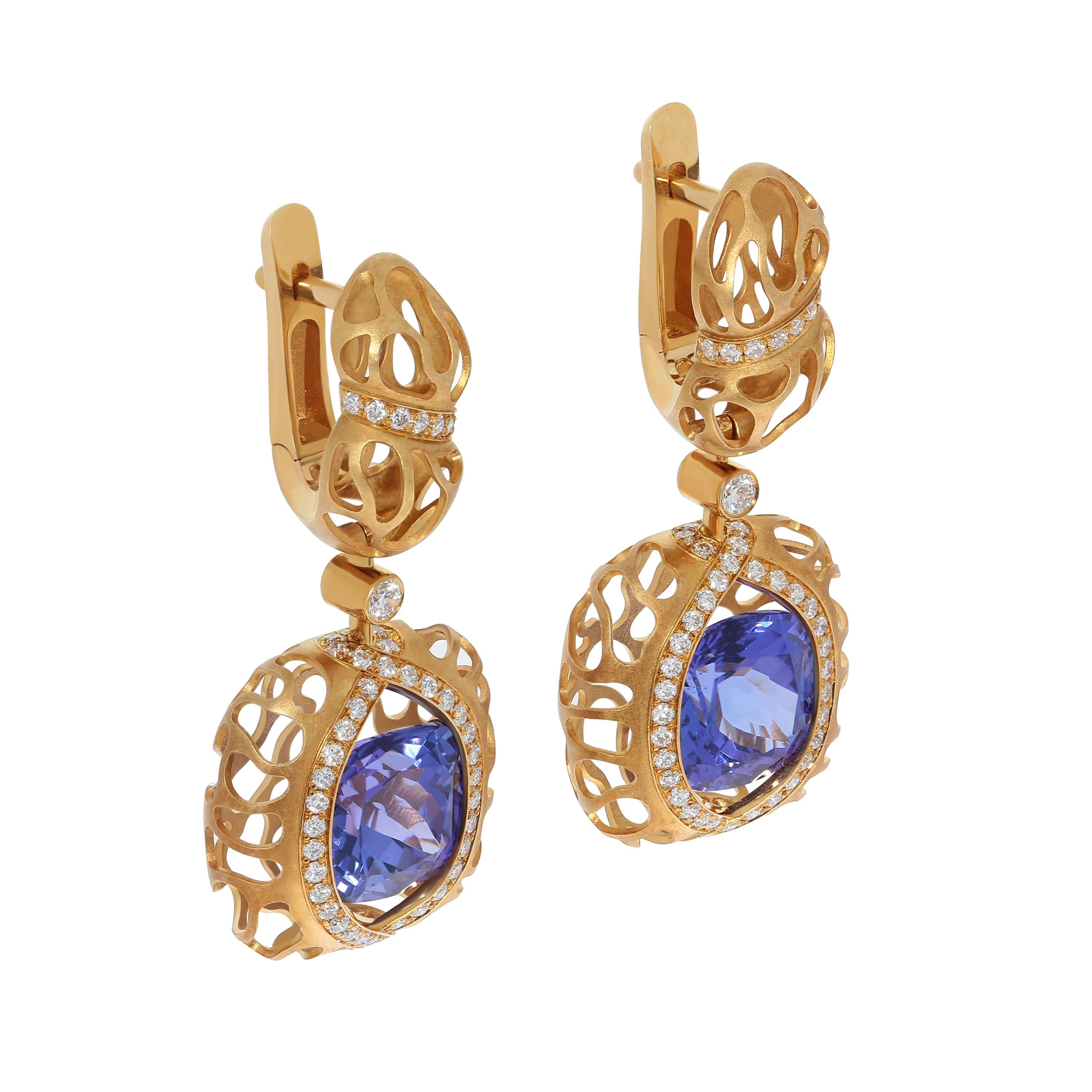Tanzanite 7.10 Carat Diamonds 18 Karat Yellow Gold Coral Reef Earrings
Earrings from the Coral Reef collection, where the distinctive feature is the shape of 18 Karat Yellow Gold, made in the form of coral reefs. The perfect combination of two 7.10
