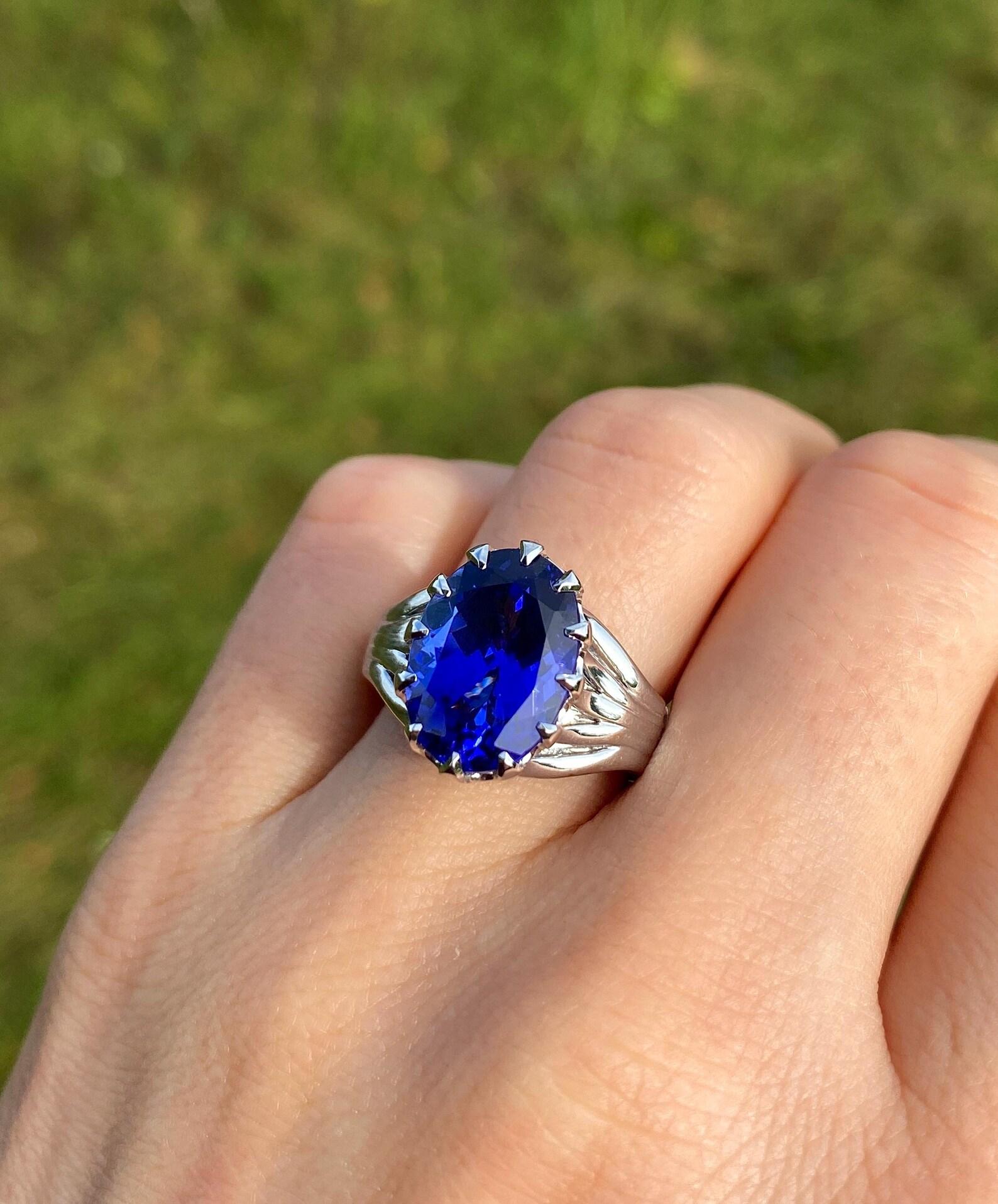 Tansanit 7.37Ct und Diamanten Edelstein Ring, massiv 18 Kt, Weiß- und Gelbgold im Zustand „Neu“ im Angebot in Daugavpils, LV