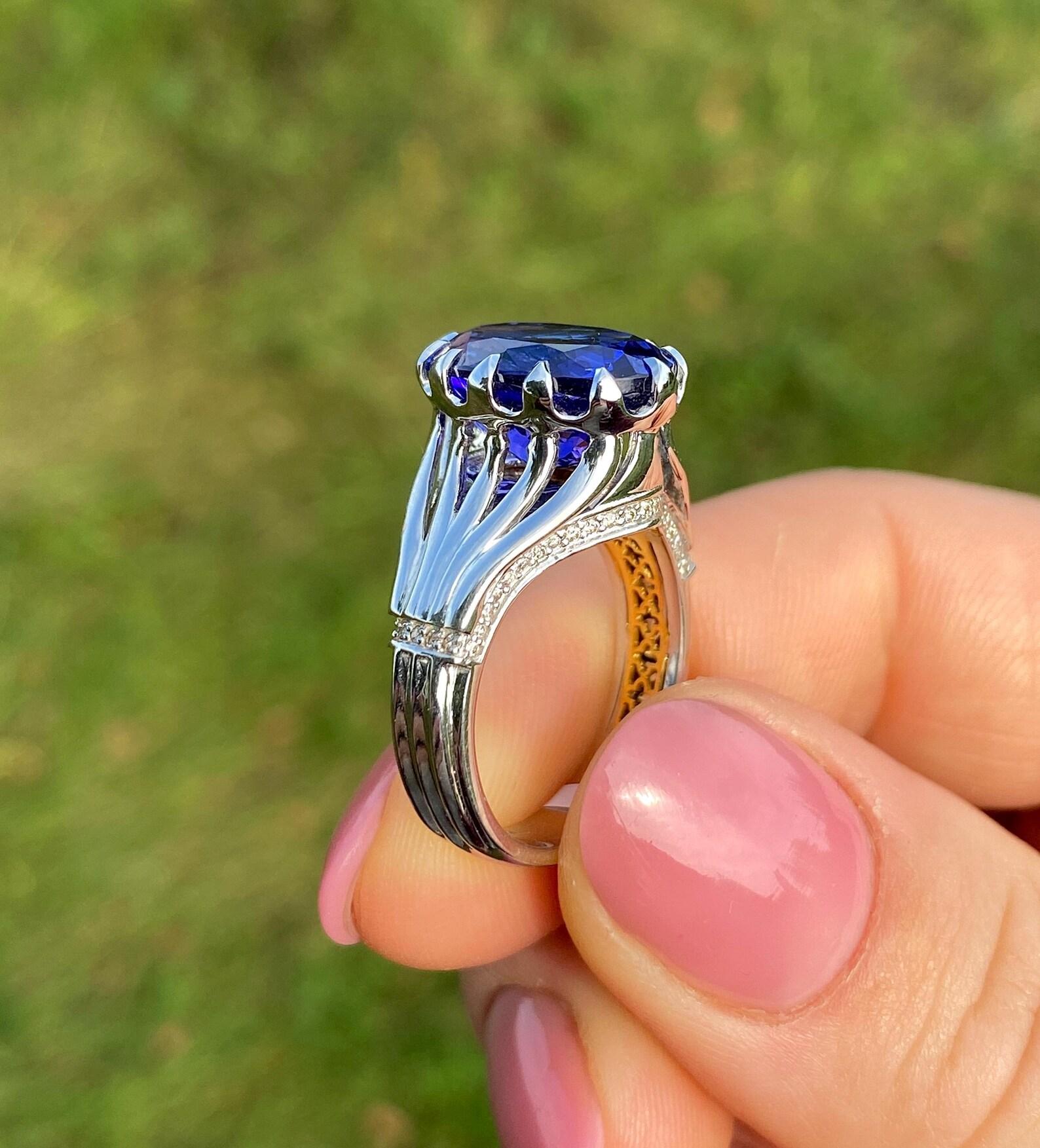 Tansanit 7.37Ct und Diamanten Edelstein Ring, massiv 18 Kt, Weiß- und Gelbgold Damen im Angebot