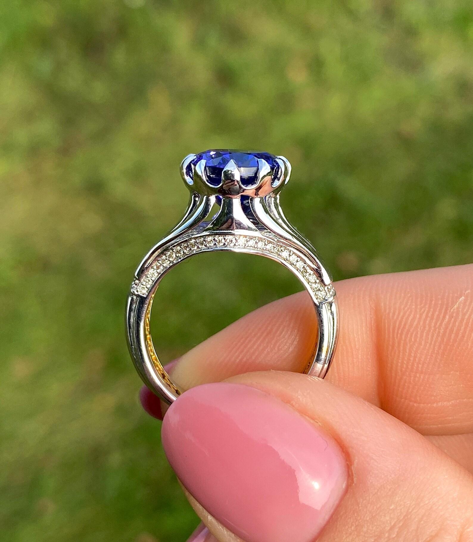 Tansanit 7.37Ct und Diamanten Edelstein Ring, massiv 18 Kt, Weiß- und Gelbgold im Angebot 2