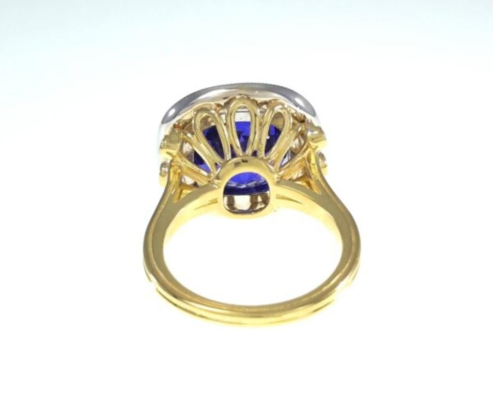 Art Déco Anello con tanzanite 7,74 carati e due toni di diamante in vendita