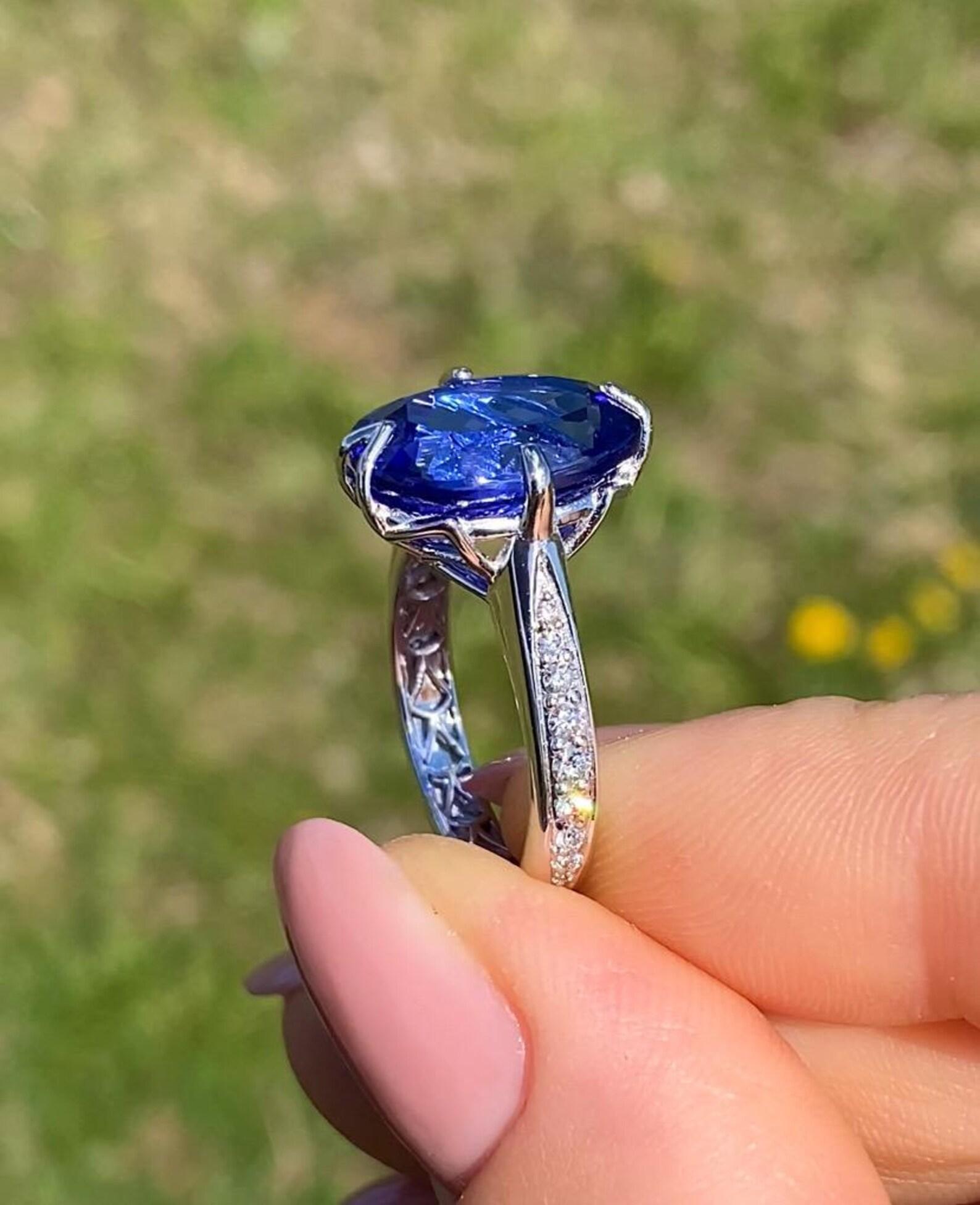 Bague en Tanzanite 7Ct et Diamants, Or blanc massif 18 carats, 7US en vente 5