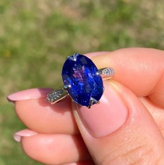 Tanzanite 7Ct and Diamonds gemstone Ring, Solid 18 Karat White Gold, 7US
