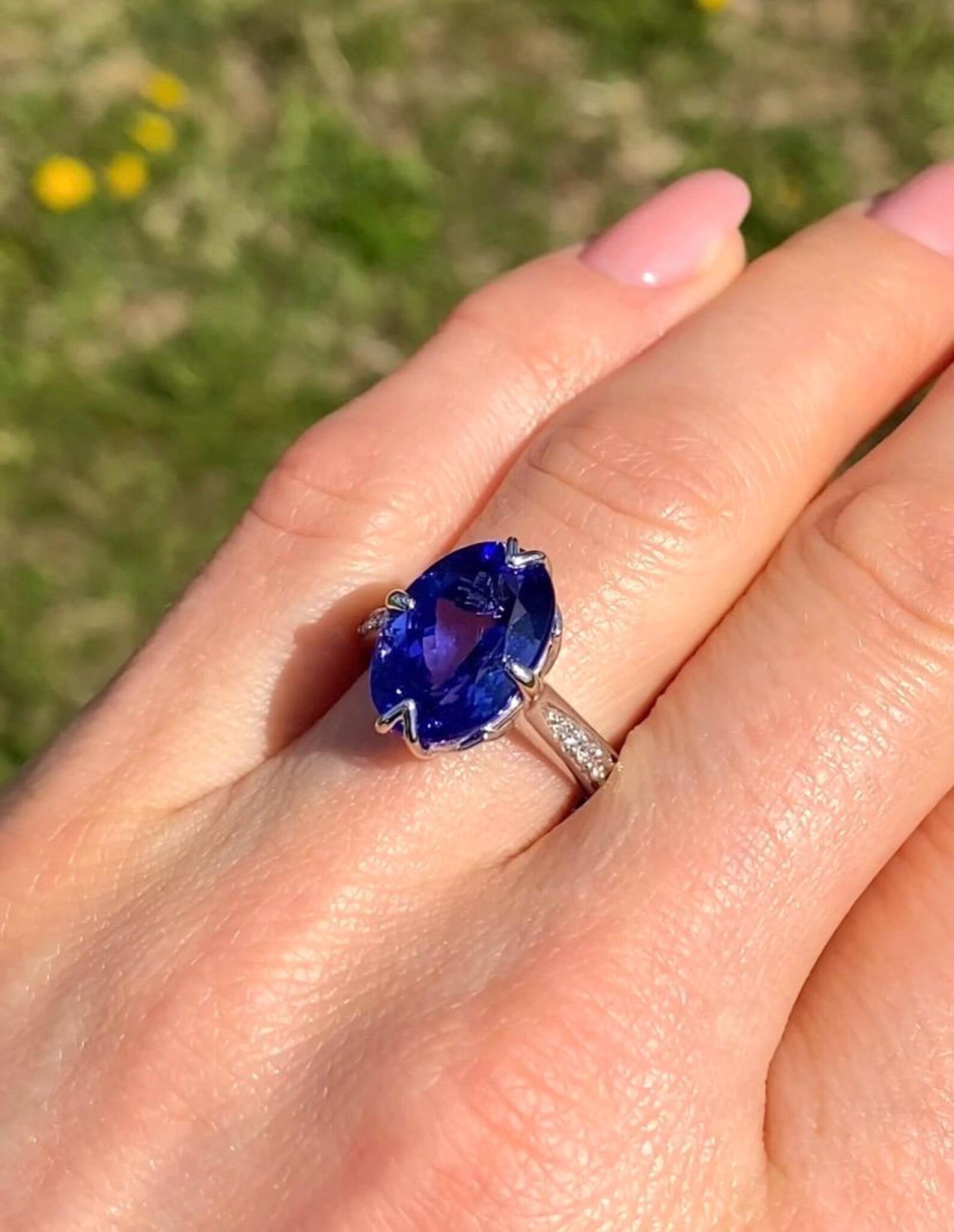 Bague en Tanzanite 7Ct et Diamants, Or blanc massif 18 carats, 7US en vente 2
