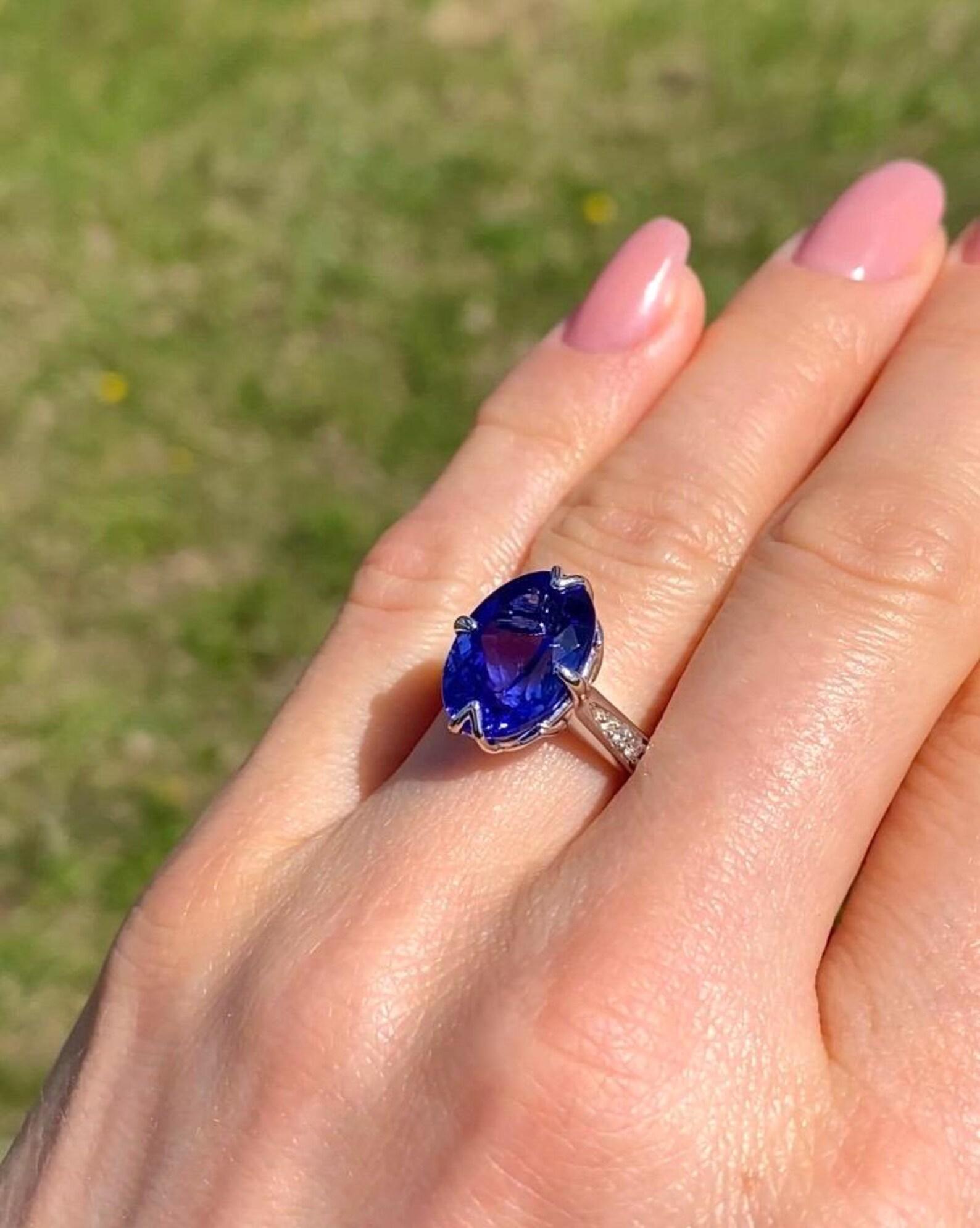 Bague en Tanzanite 7Ct et Diamants, Or blanc massif 18 carats, 7US en vente 3