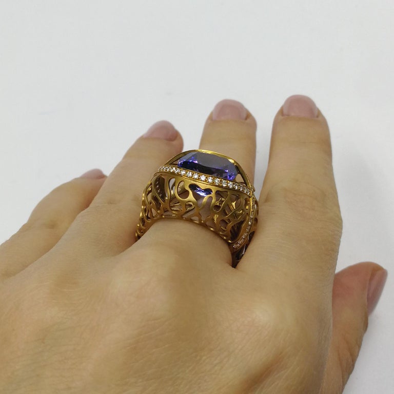 Tanzanite 8.60 Carat Diamonds 18 Karat Yellow Gold Coral Reef Ring For ...