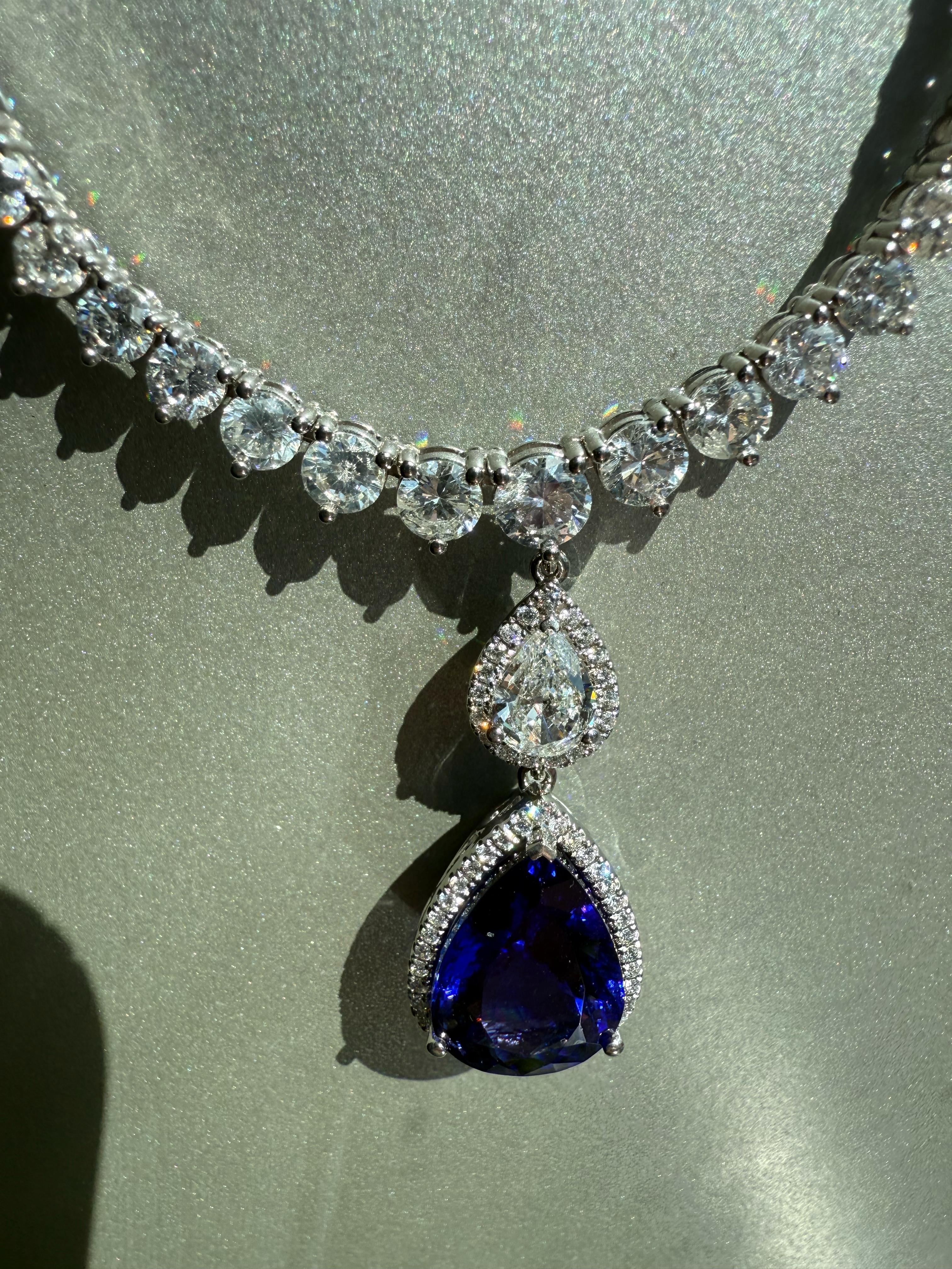 Tanzanite AAA Deluxe 34,44 Carati Collana Tennis Graduata 18 Oro Whiting in vendita 4