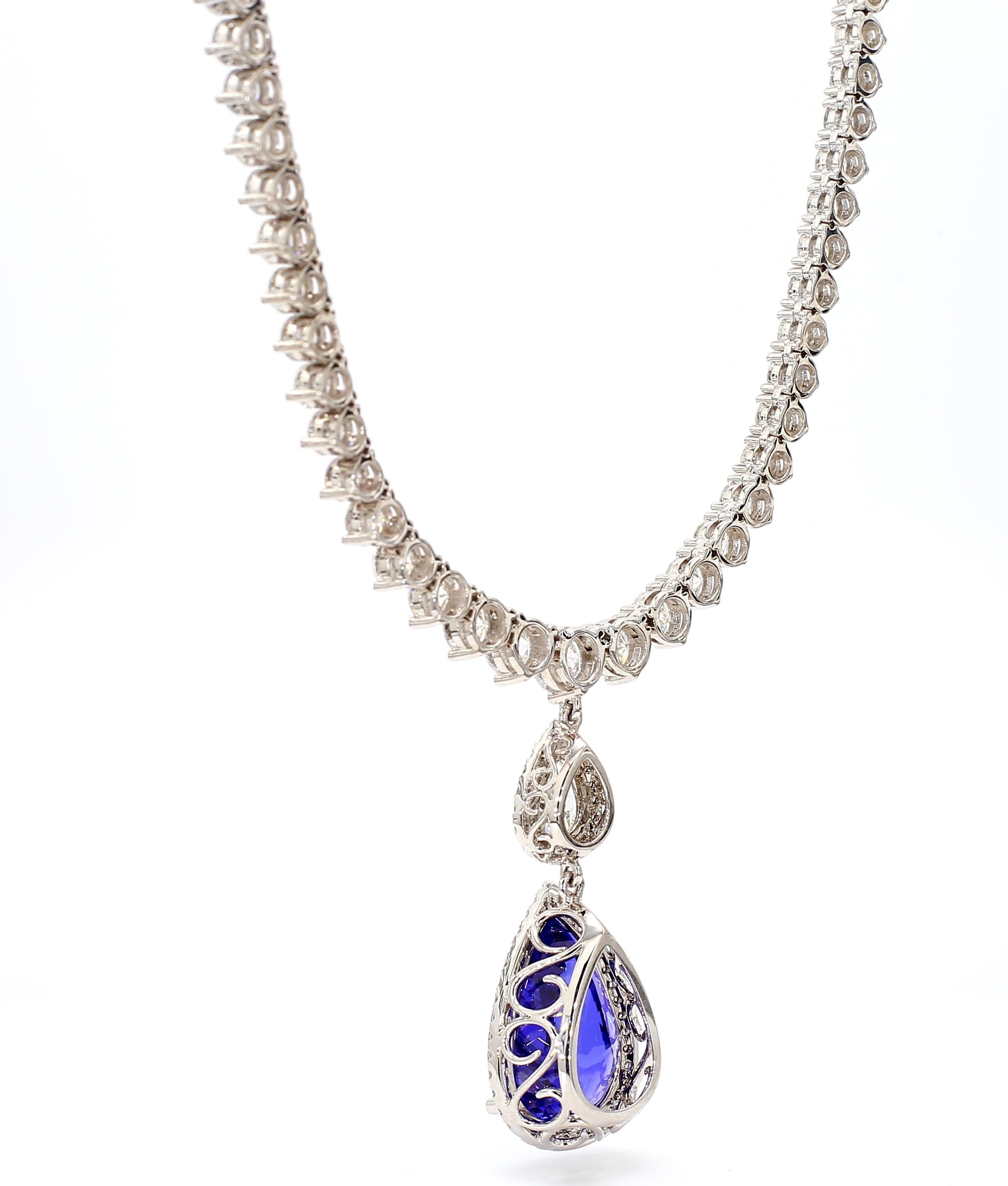 Tanzanite AAA Deluxe 34,44 Carati Collana Tennis Graduata 18 Oro Whiting In condizioni Nuovo in vendita a New York, NY