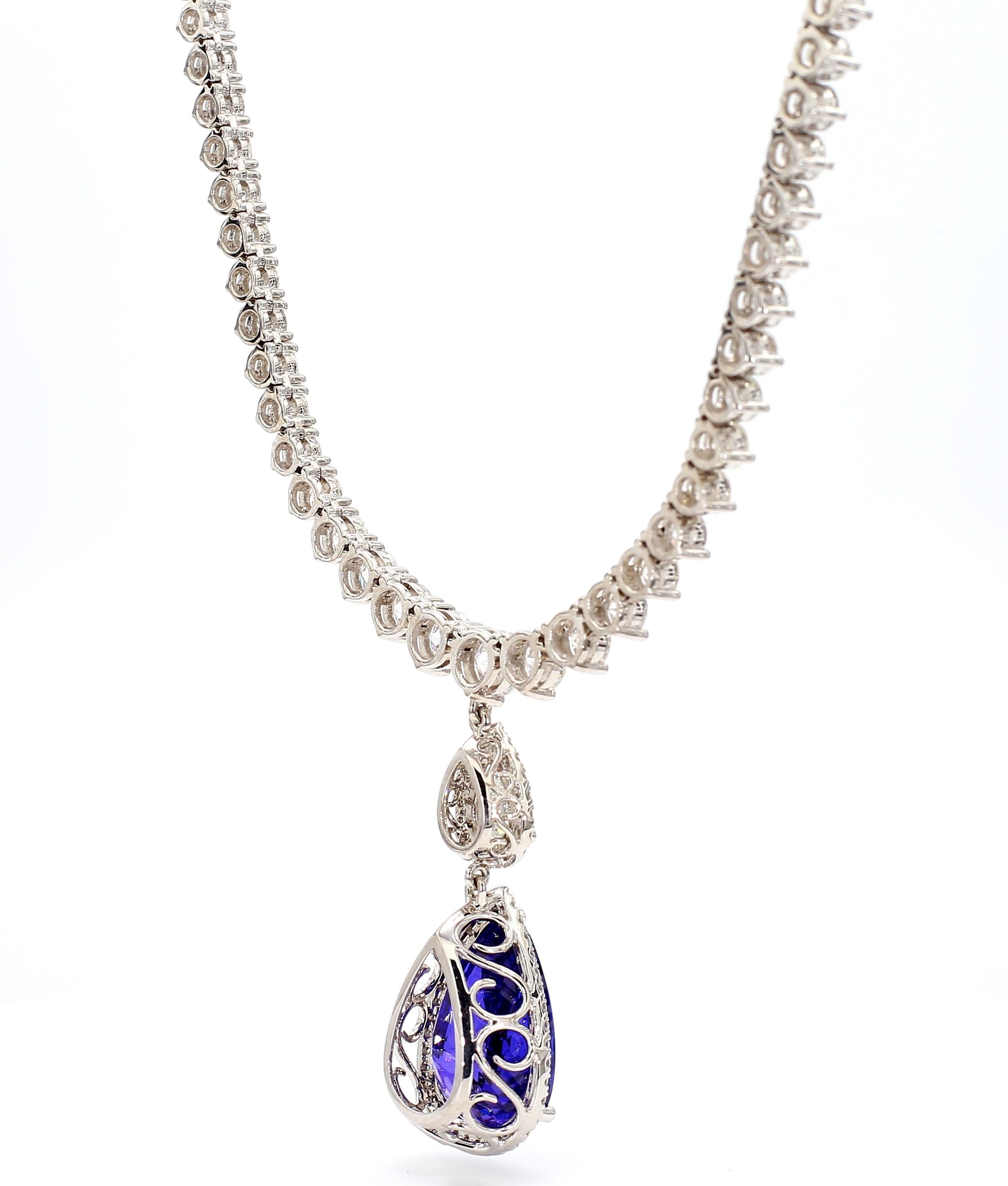Tanzanite AAA Deluxe 34,44 Carati Collana Tennis Graduata 18 Oro Whiting in vendita 1