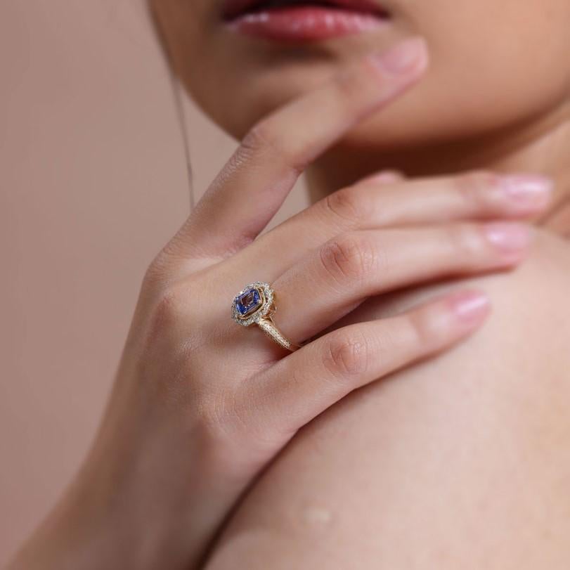 Product Details :

• Made to Order

• Gold Kt: 14kt

• Available Gold Colors: Rose Gold, Yellow Gold, White Gold

• 0.94ct Natural Tanzanite

• 0.48ct Natural Diamond

• Diamond Color-Clarity: F-G Color VS/SI Clarity

• Comes with Jewelry