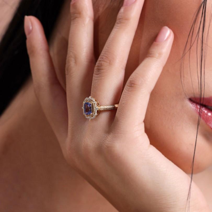 Women's Tanzanite And Diamond 1.42ct Ring For Sale
