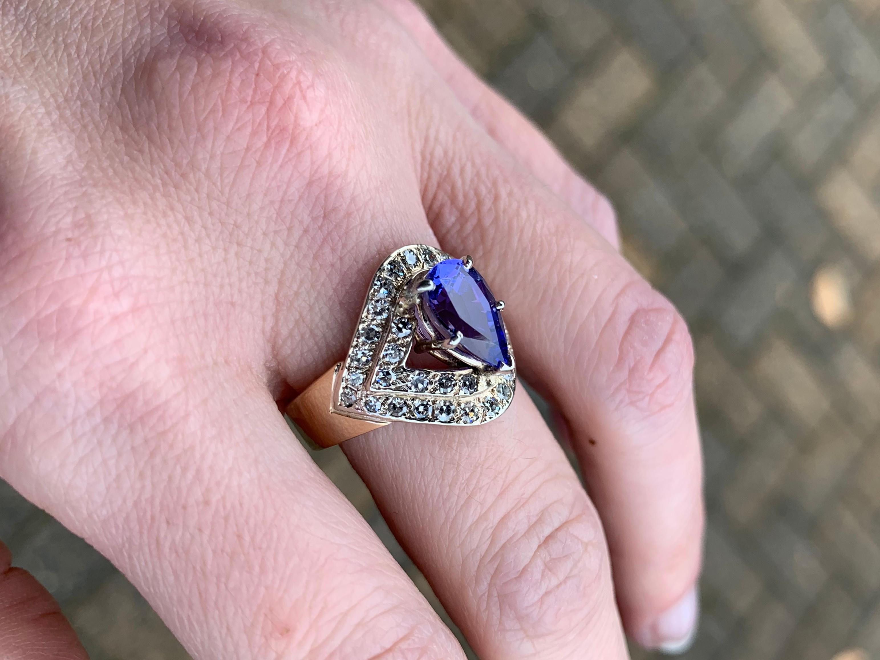 Tanzanite and Diamond Art Deco Style Gold Ring For Sale 3