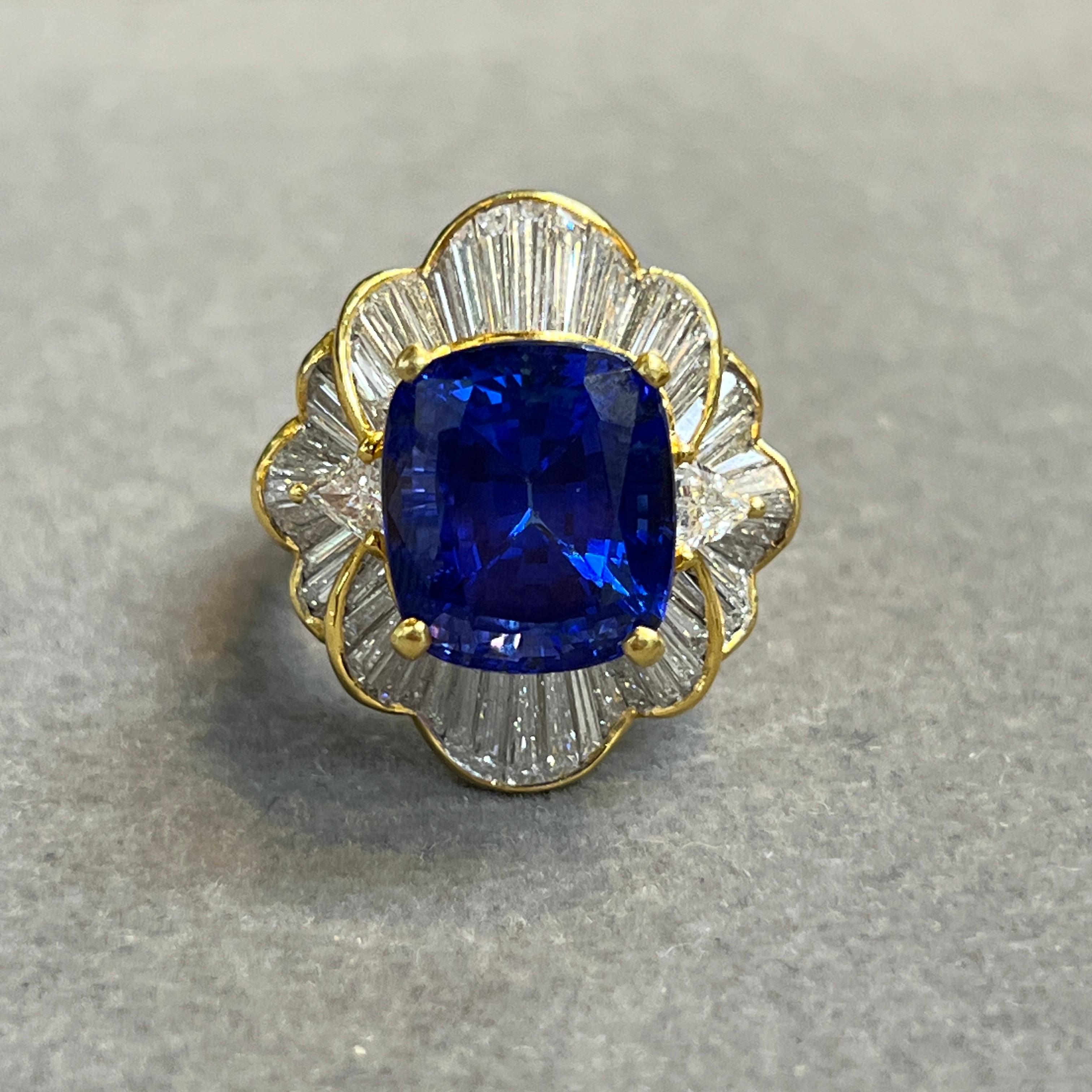 Tanzanite and Diamond Ballerina Ring In Excellent Condition For Sale In New York, NY