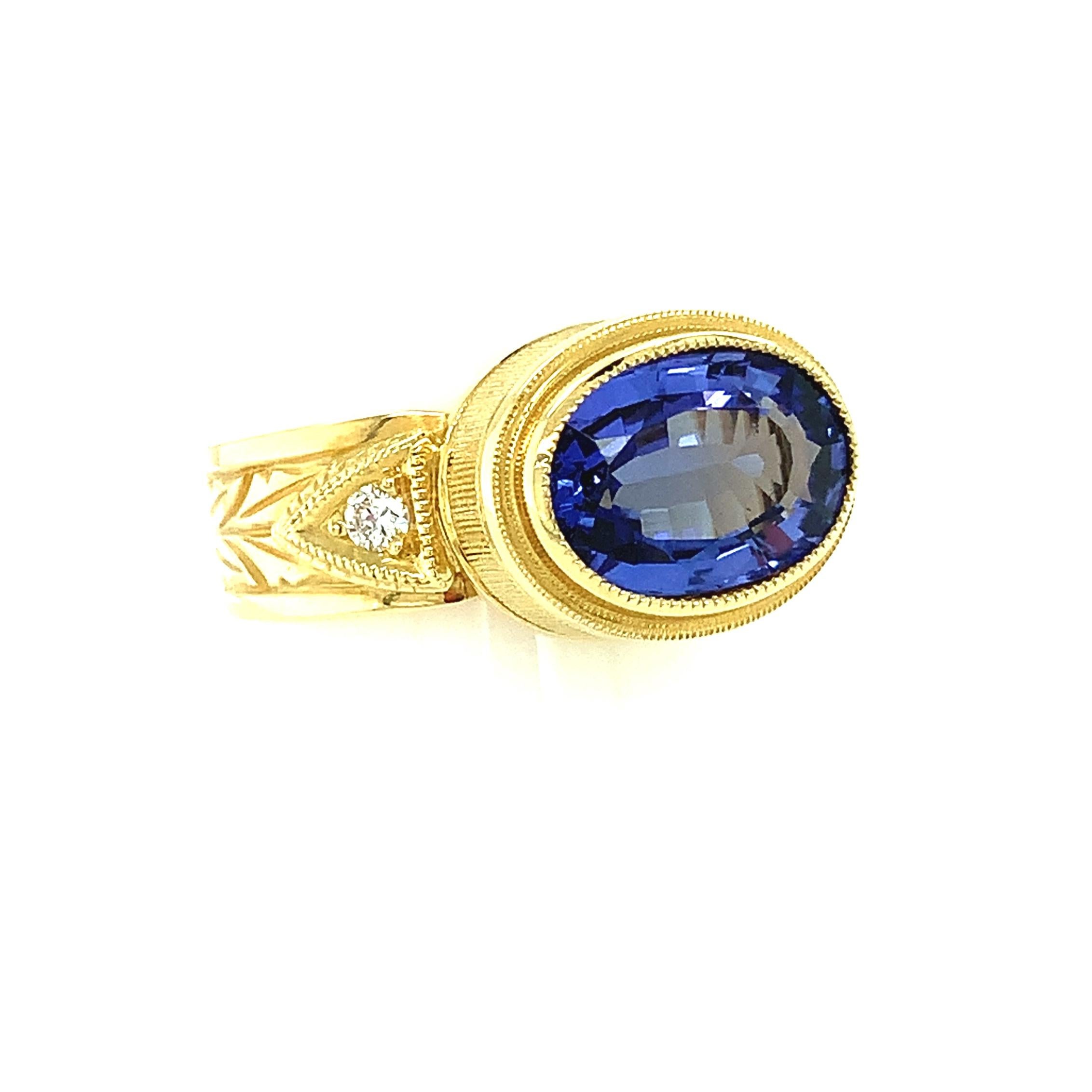 Oval Cut Tanzanite and Diamond Band Ring in Hand Engraved 18k Yellow Gold, 2.60 Carats For Sale