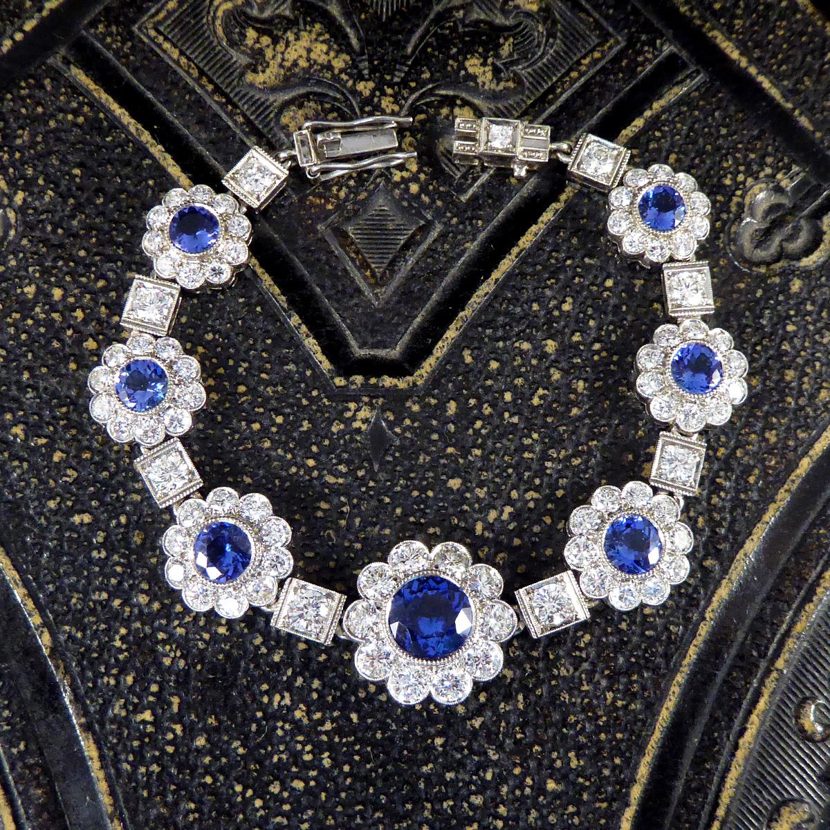 Tanzanite and Diamond Cluster Bracelet in Platinum In Excellent Condition In Yorkshire, West Yorkshire