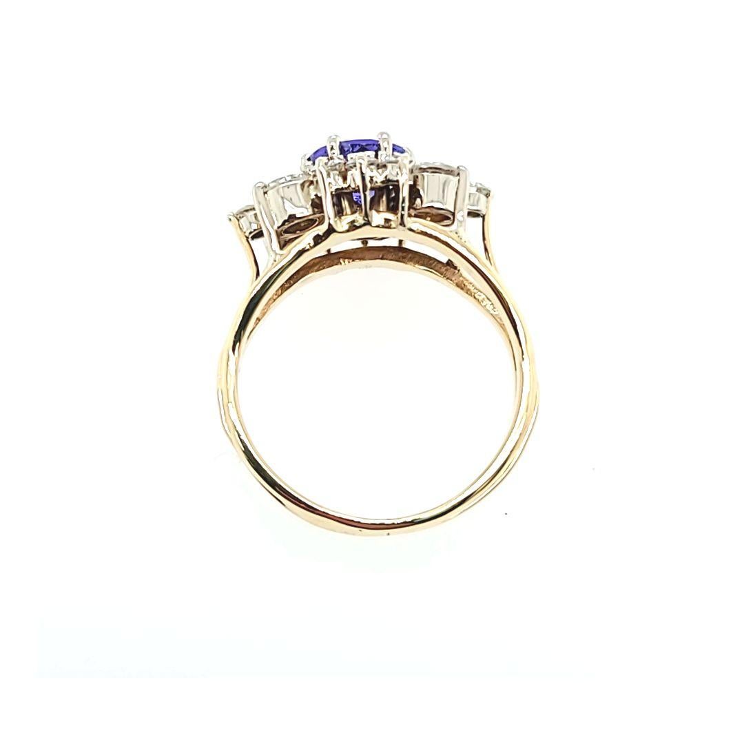 Tanzanite and Diamond Cluster Ring In Good Condition For Sale In Coral Gables, FL
