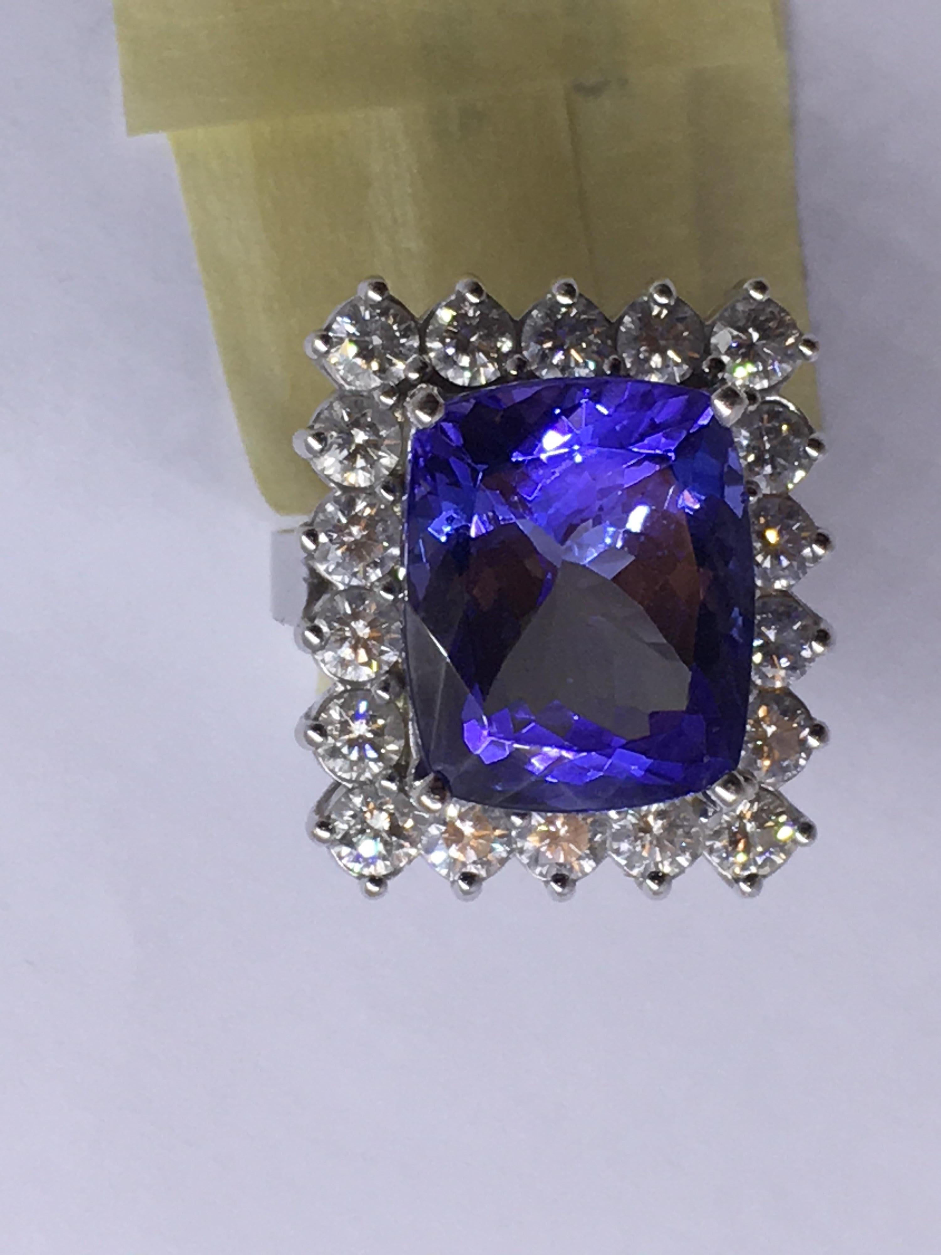 Tanzanite and Diamond Cocktail Ring Only for Thanksgiving or Black Friday Sale In New Condition In Trumbull, CT