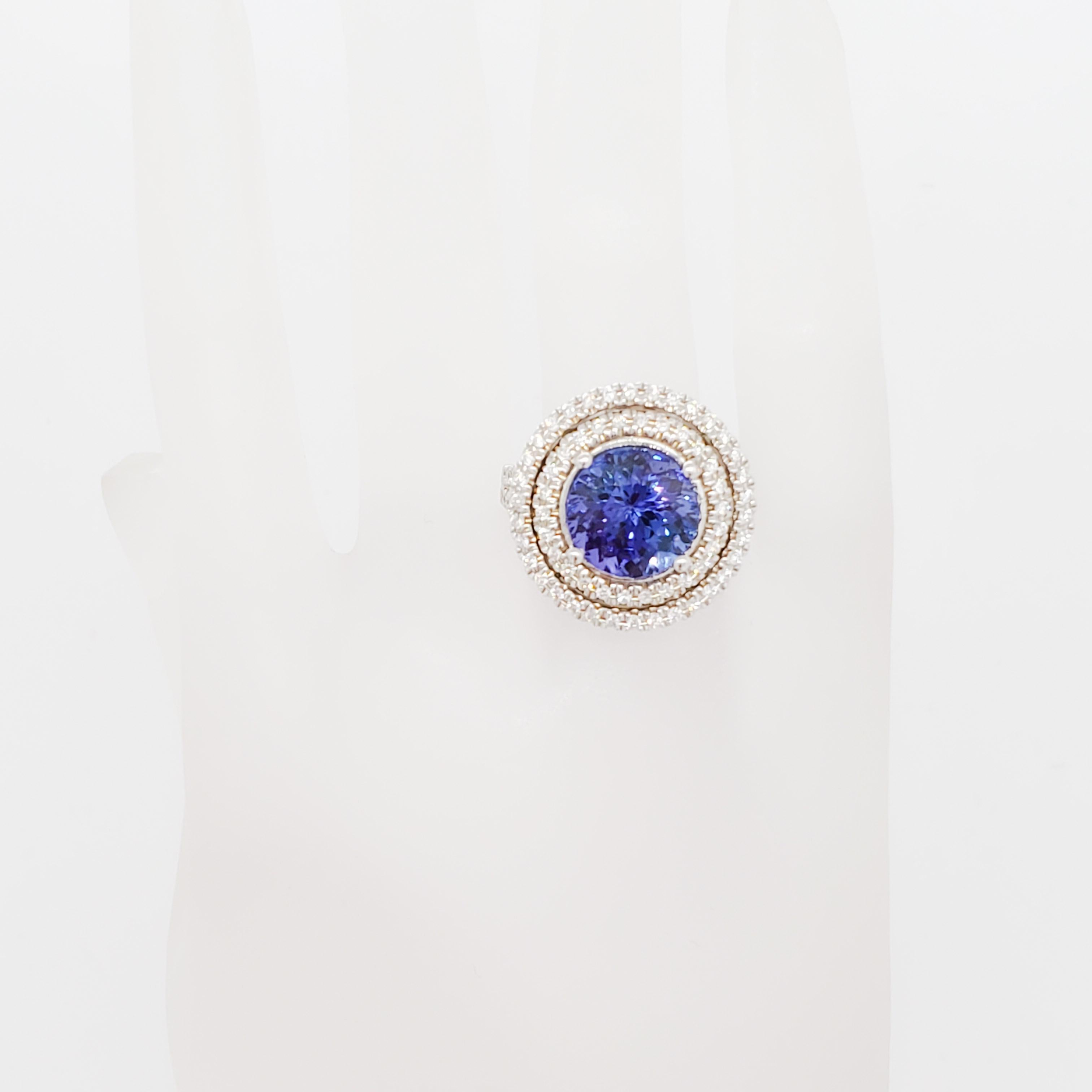 Tanzanite and Diamond Cocktail Ring in 14k White Gold In New Condition For Sale In Los Angeles, CA