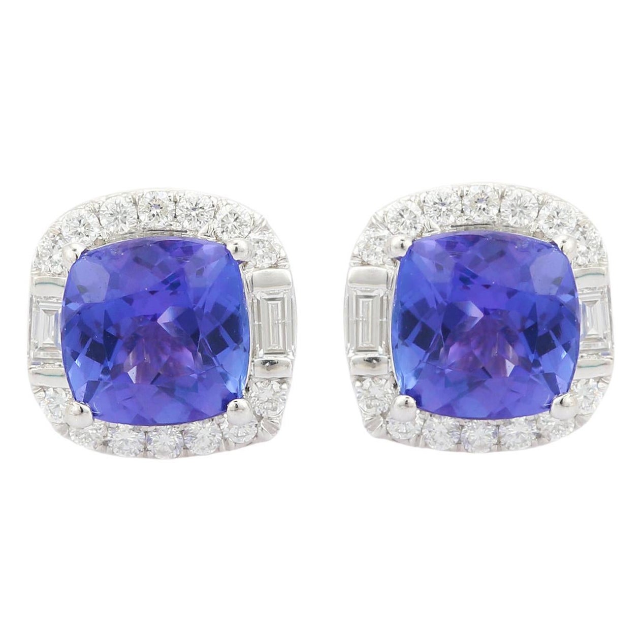 Boucles d'oreilles en or blanc massif 18 carats Tanzanite et diamant en forme de coussin