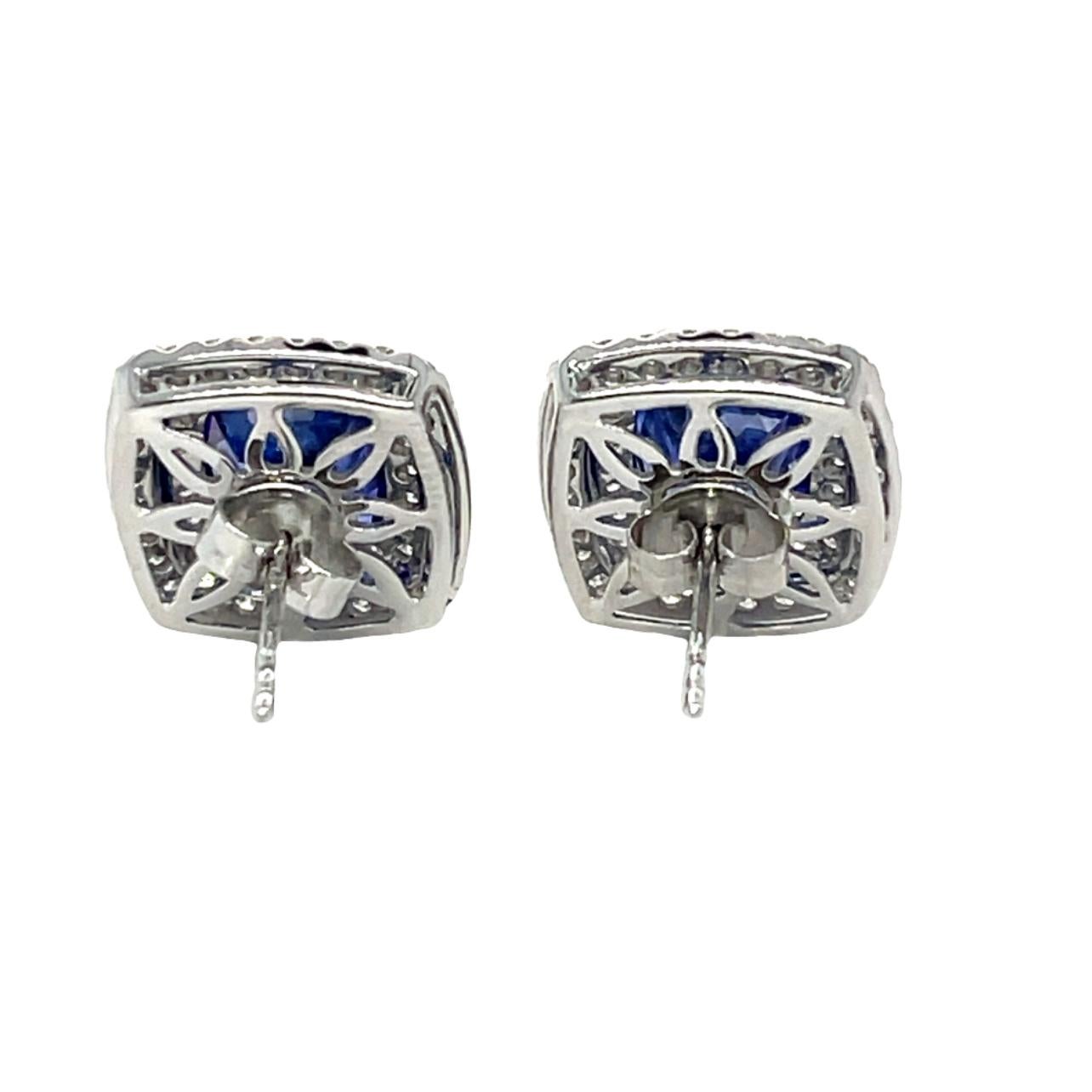 Tanzanite and Diamond Cushion Stud 18KW Gold Earrings In New Condition For Sale In New York, NY
